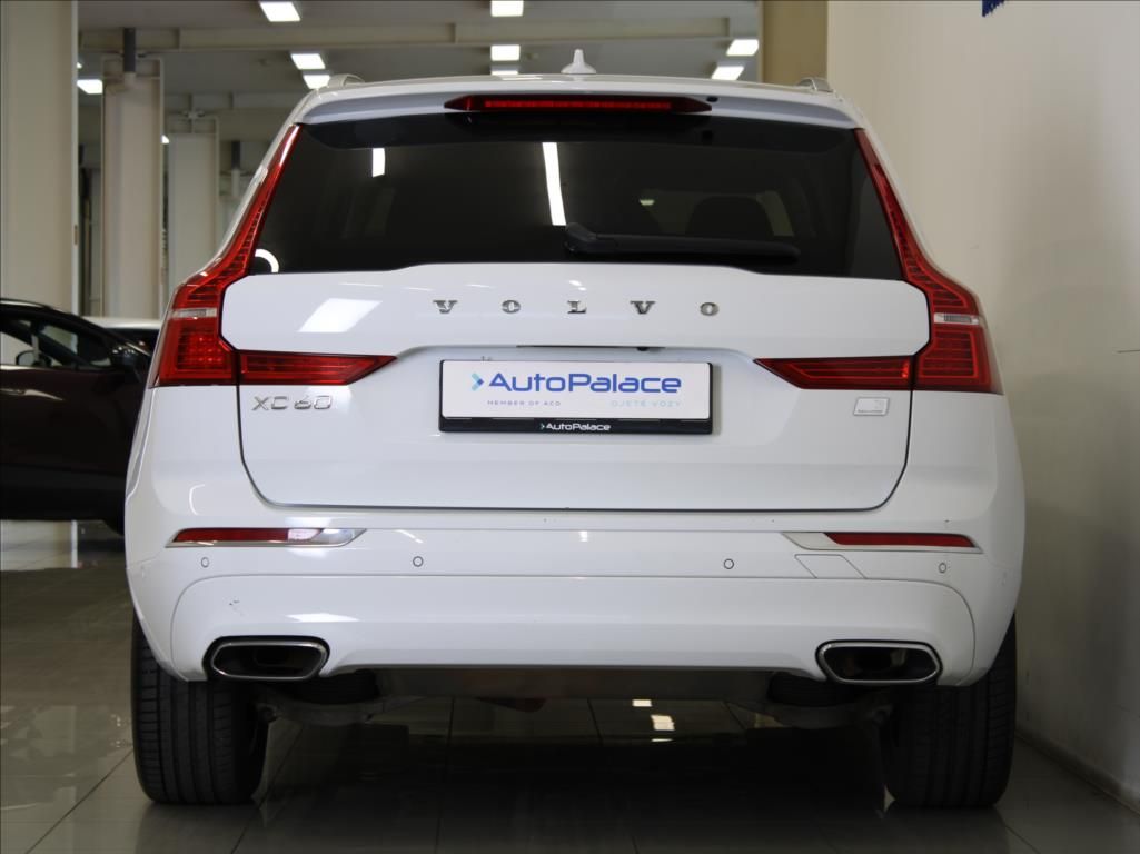 Volvo XC60, 2,0 T6 AWD 340k.Pano.H/K.Paměť - fotka 4