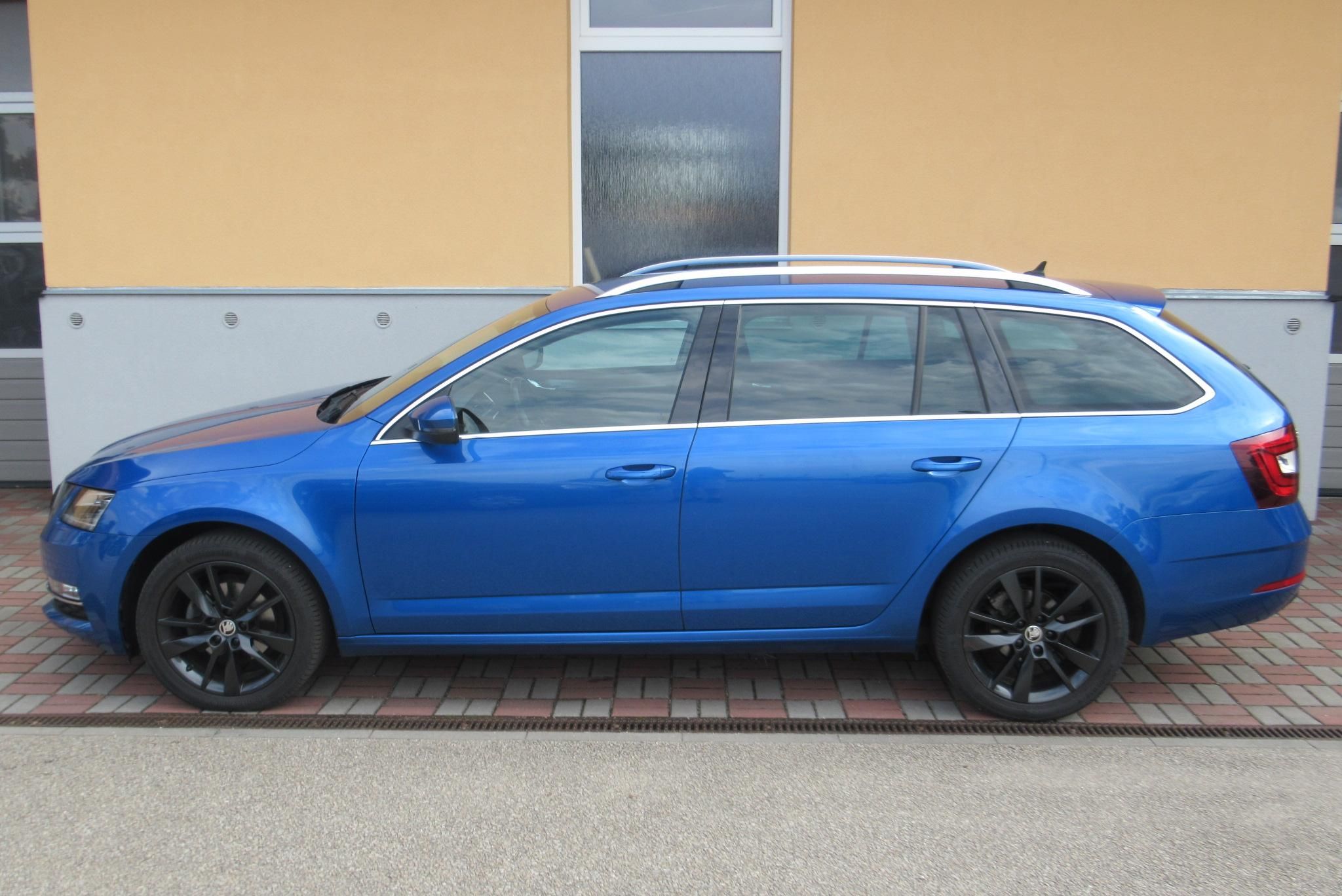 Škoda Octavia, 2.0 TDI DSG STYLE NAVI TAŽNÉ - fotka 6
