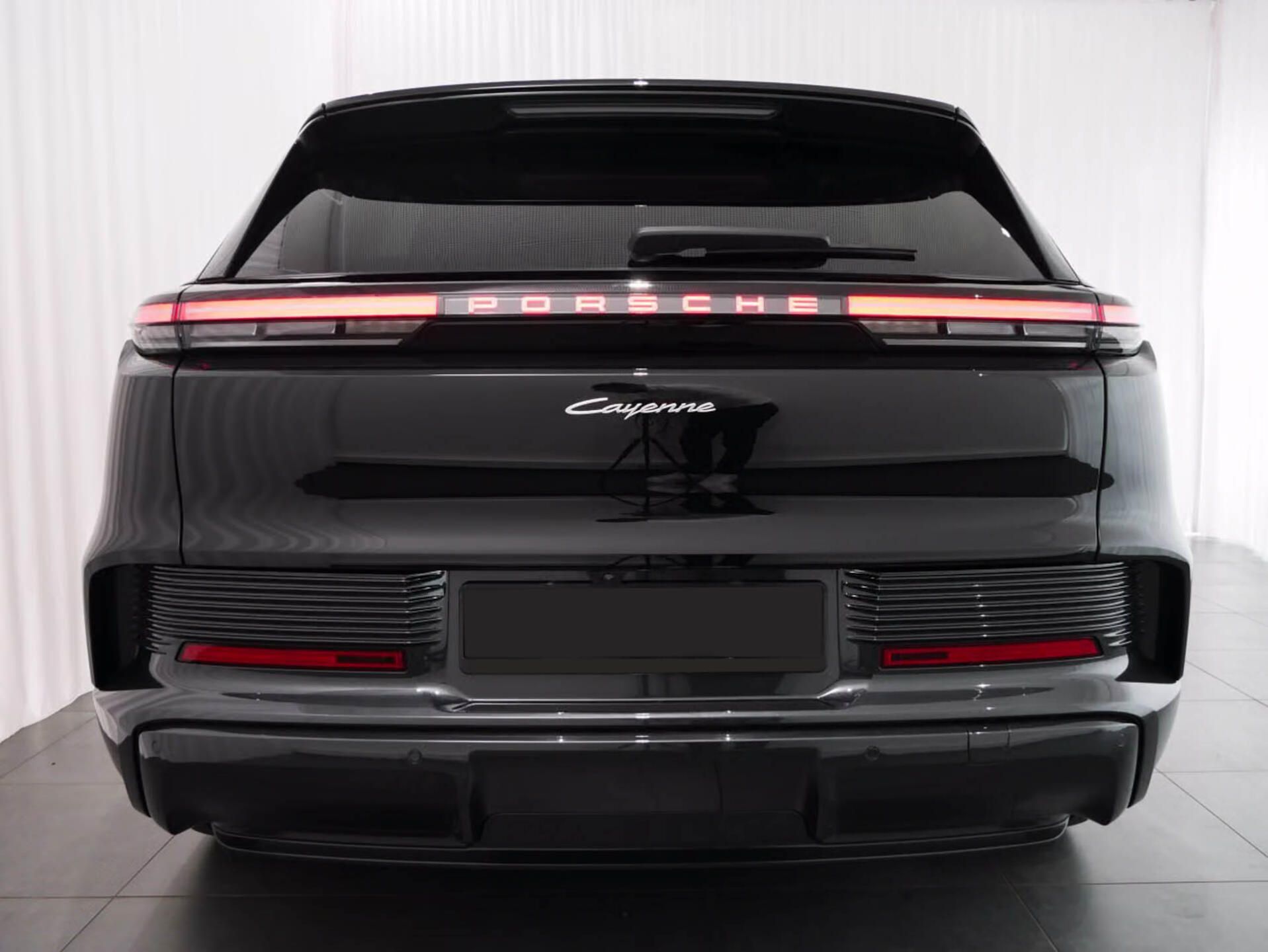 Porsche Cayenne, Electric 360 HuD Display spol. - fotka 6