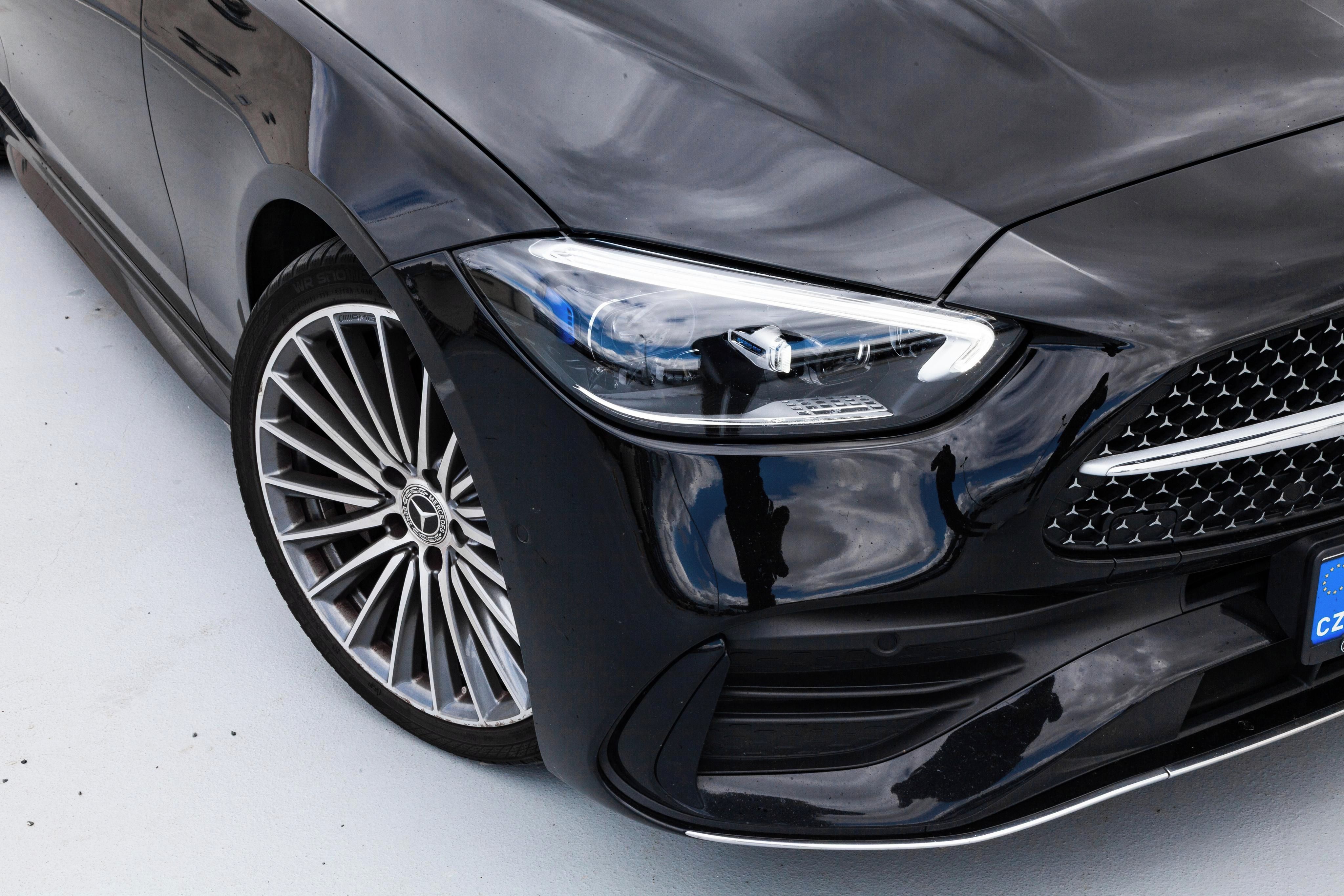 Mercedes-Benz Třídy C, 220D 4M AMG Premium Tažné - fotka 2