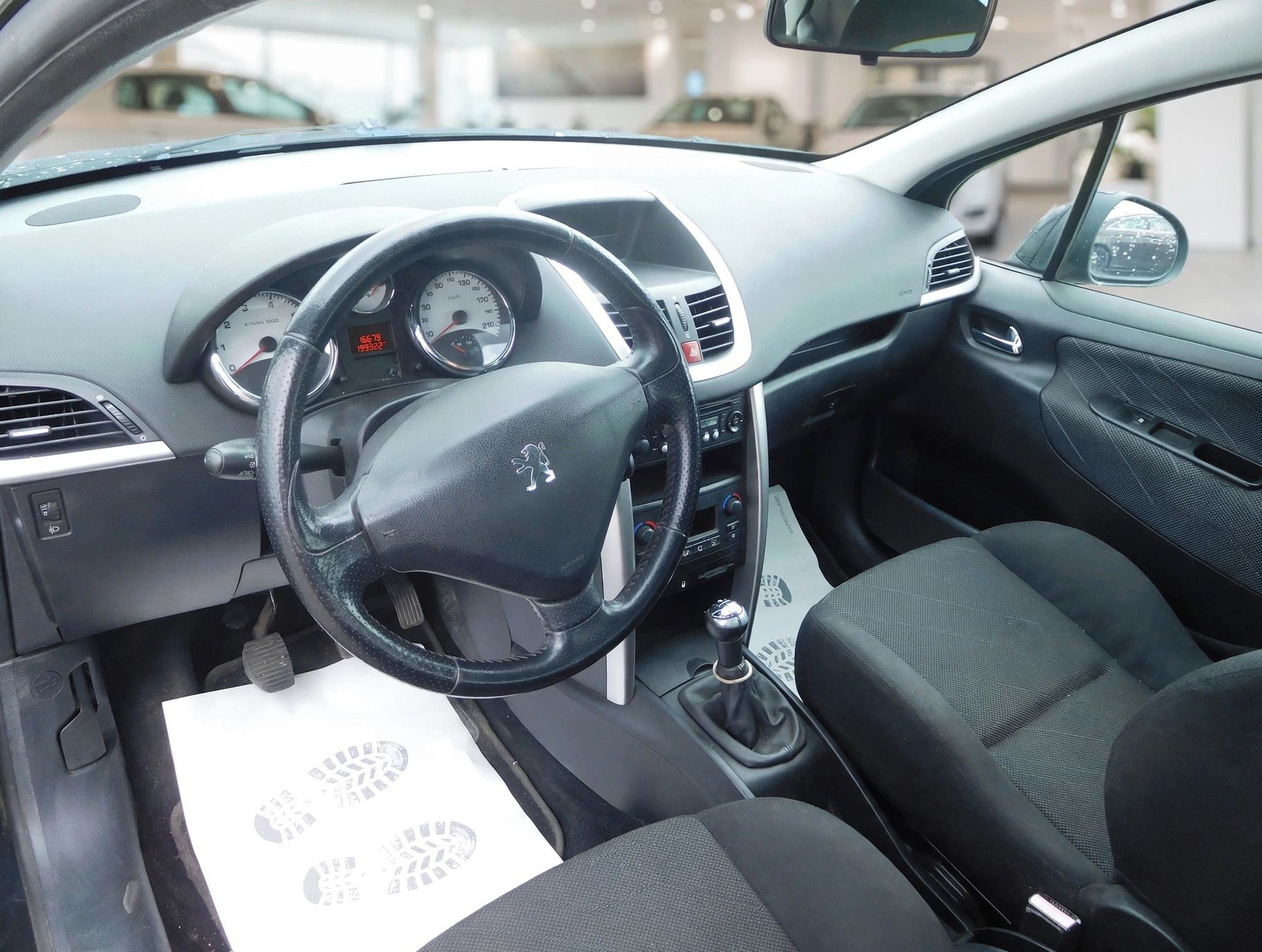 Peugeot 207, 1.6i + LPG, 88 kW, Klima - fotka 5