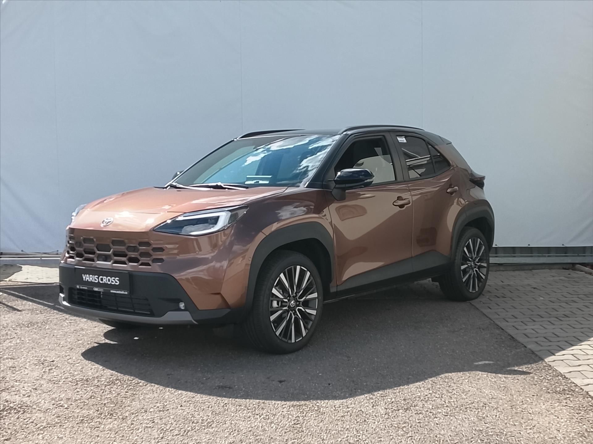 Toyota Yaris Cross, 1,5 Hybrid e-CVT i-AWD 130k  E