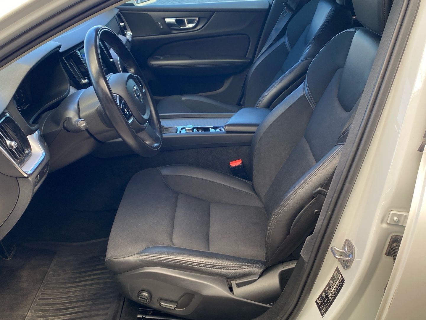 Volvo V60, D3 AWD MOM PRO - fotka 5