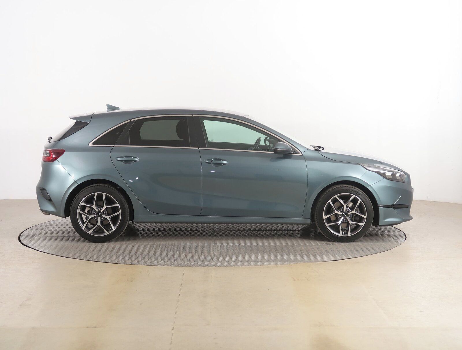 Kia Cee´d, 1.5 T-GDI, Gold, Serv.kniha - fotka 6