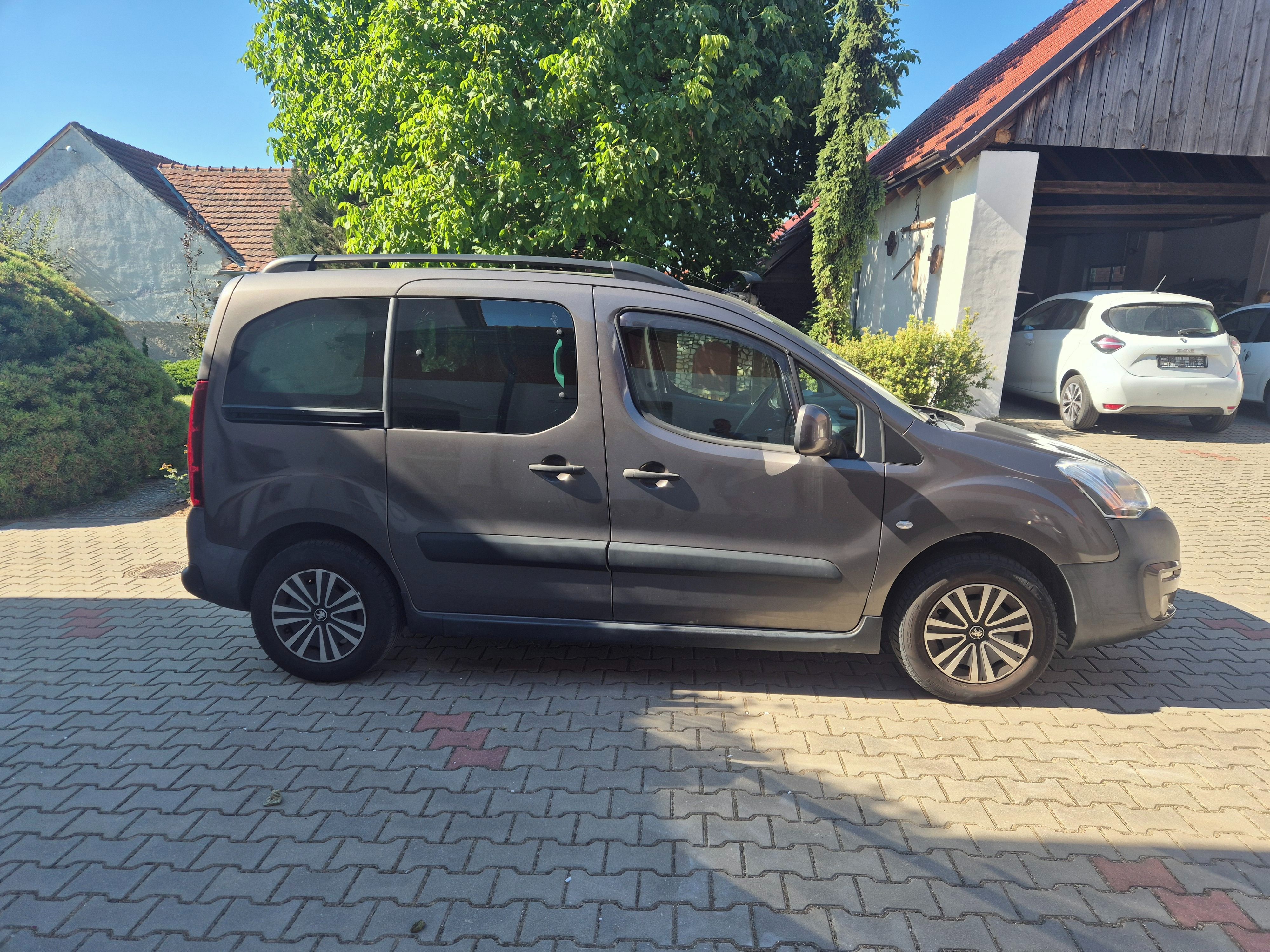 Peugeot Partner Tepee, 1,6 HDi Cross - fotka 4