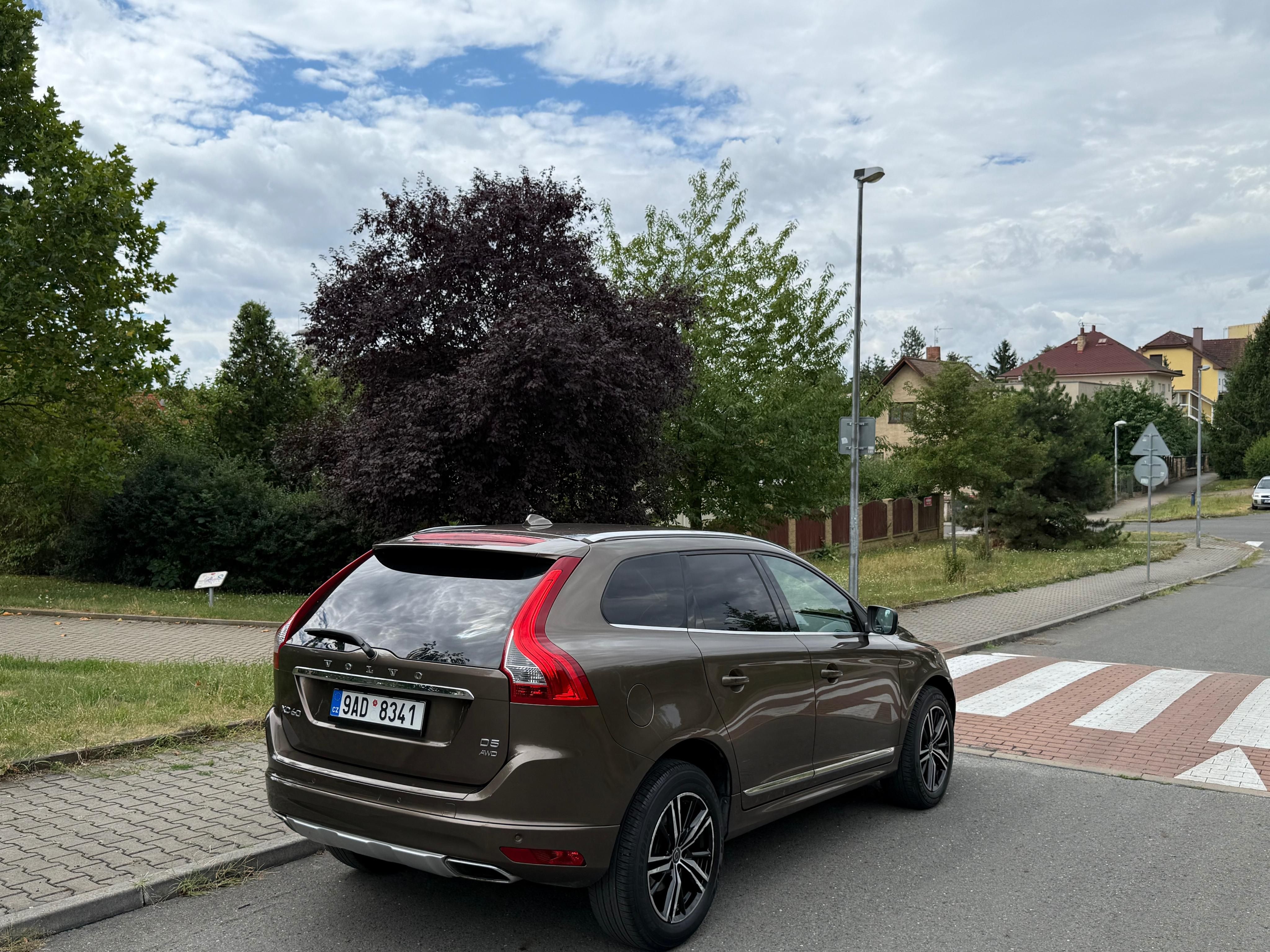 Volvo XC60, 2.4 d5 AWD 5v169kw VÝB.sumum - fotka 3