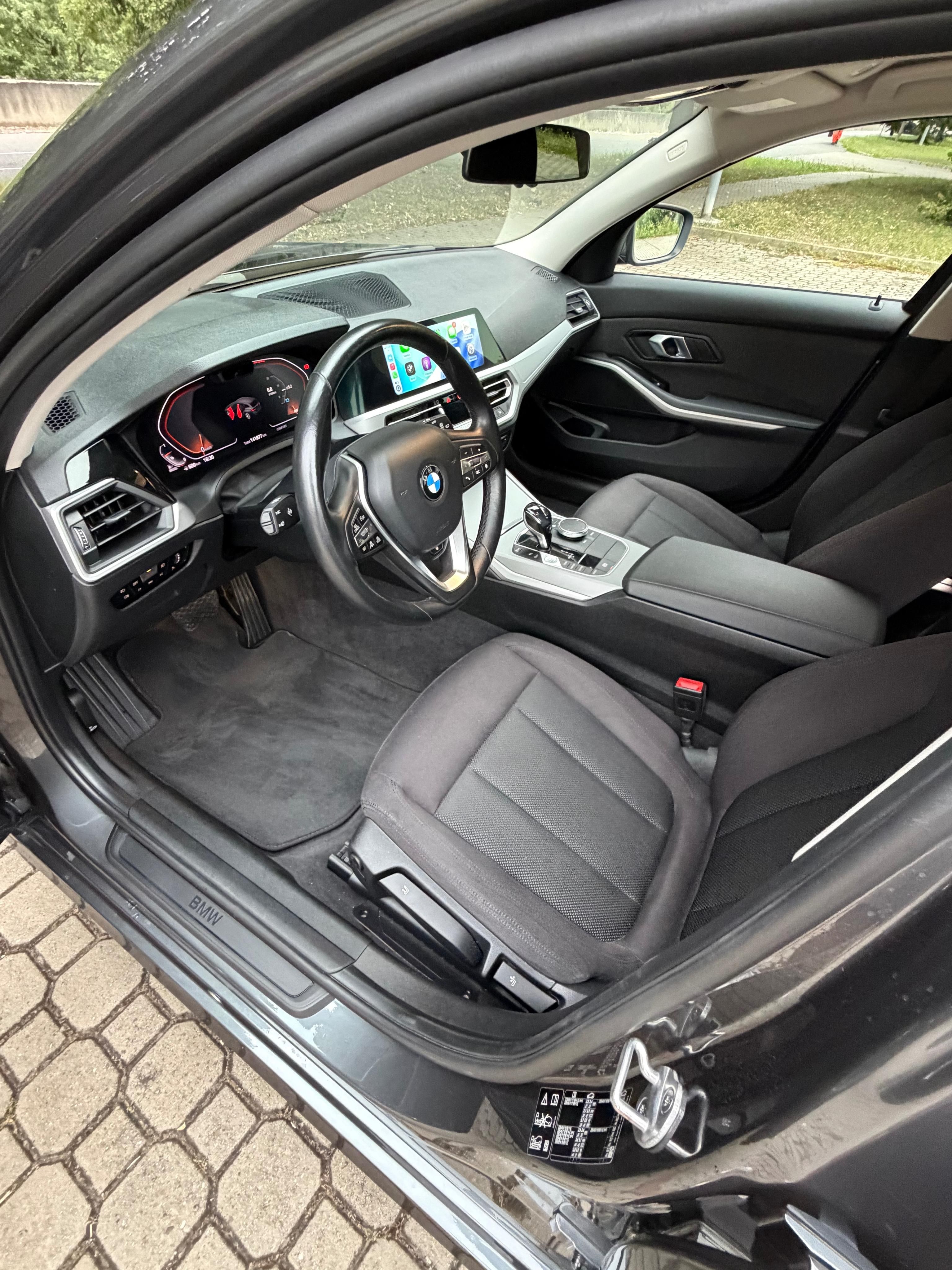 BMW Řada 3, BMW 320d xDrive Touring G21 - fotka 6