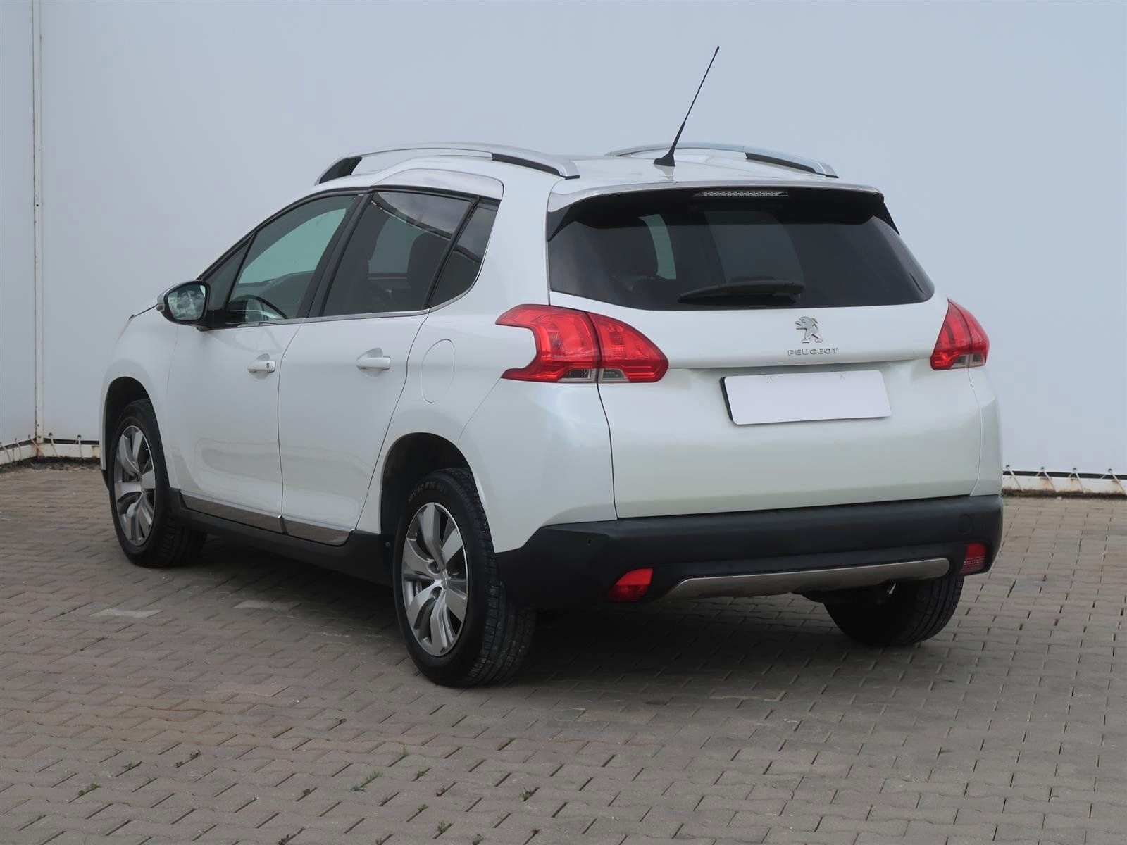 Peugeot 2008, 1.6 e-HDi - fotka 4