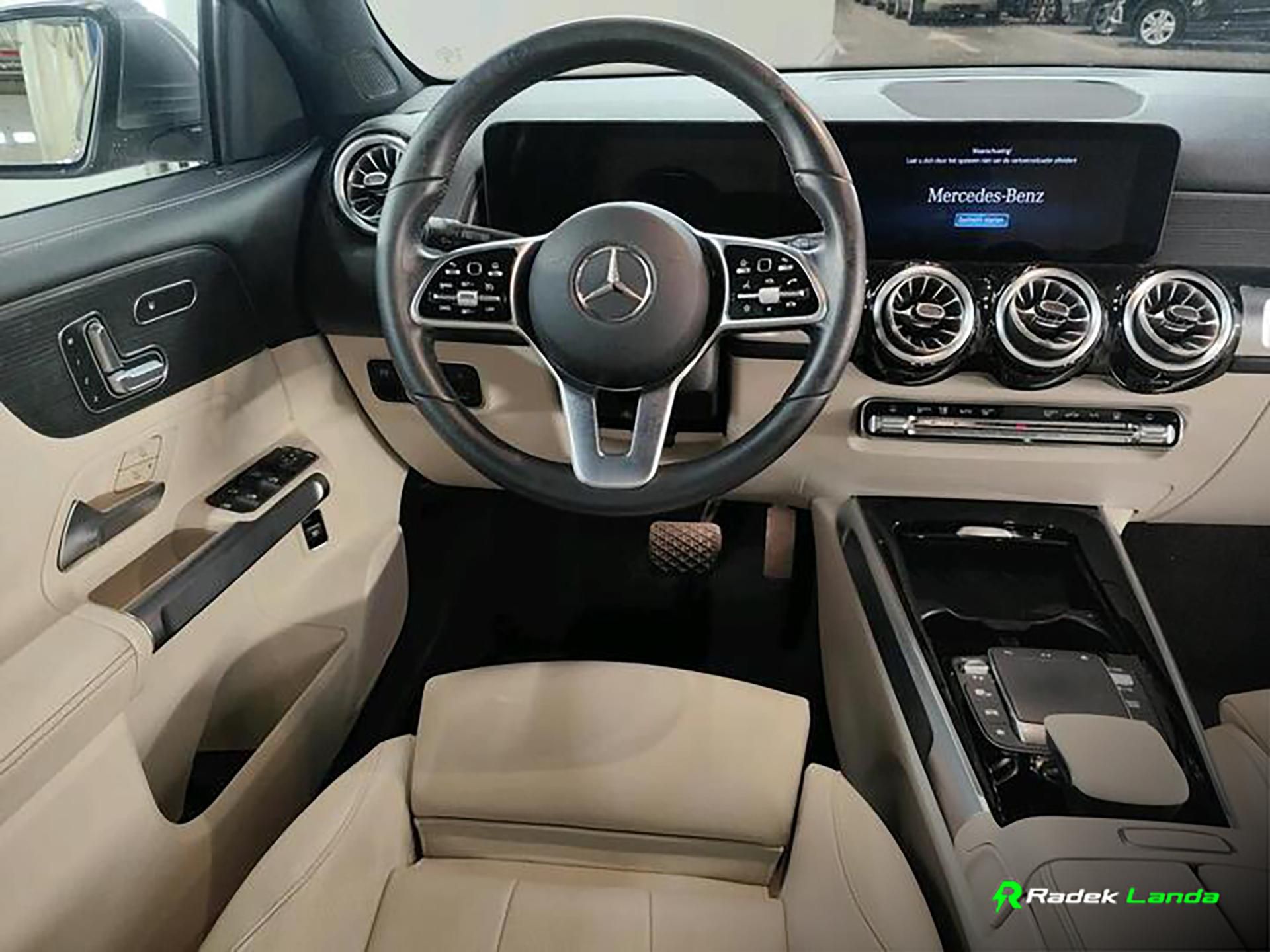 Mercedes-Benz EQB, EQB 300 4MATIC Luxury Line - fotka 6
