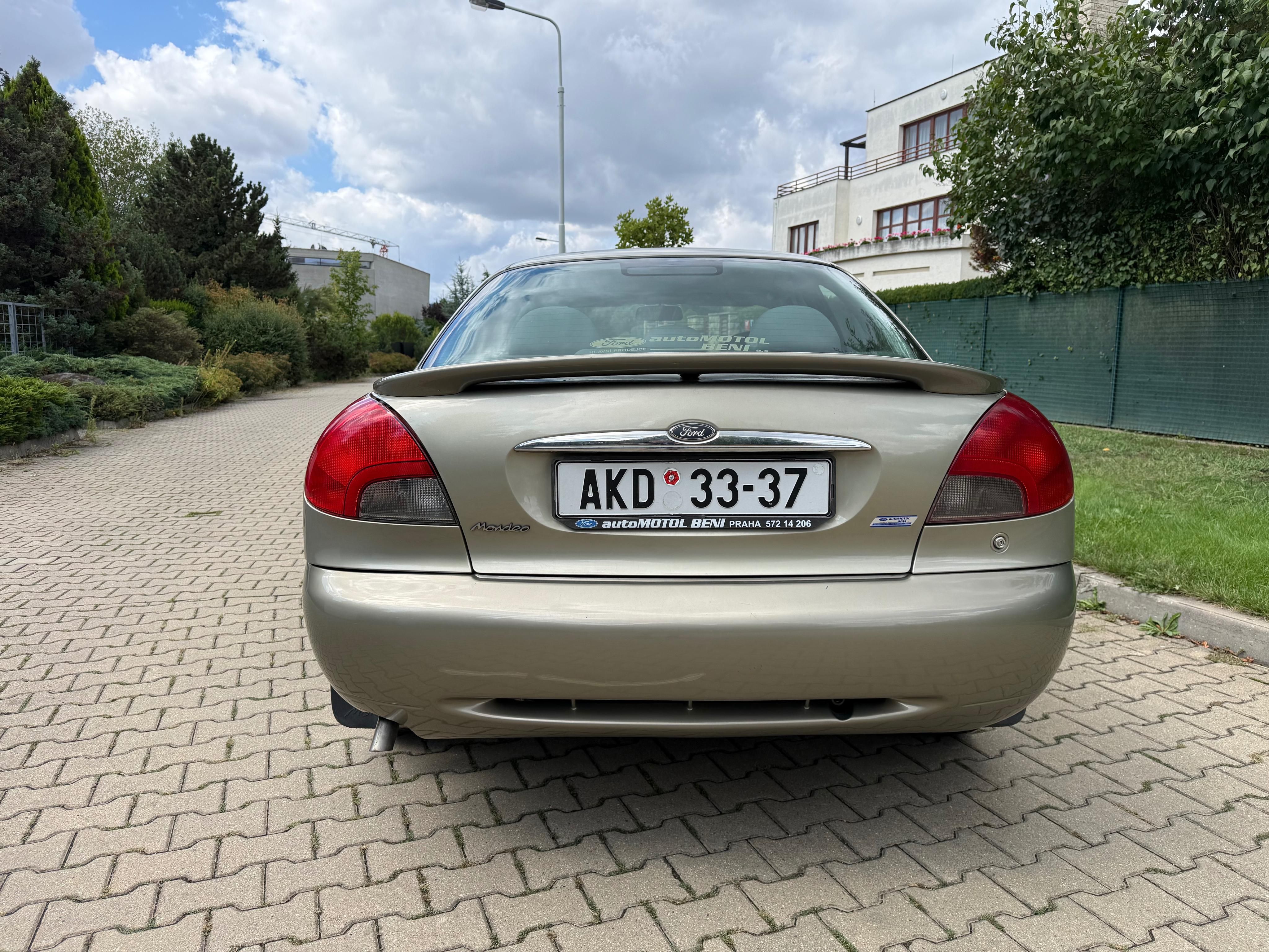 Ford Mondeo, 2,0 16V nová STK, Nový olej - fotka 6