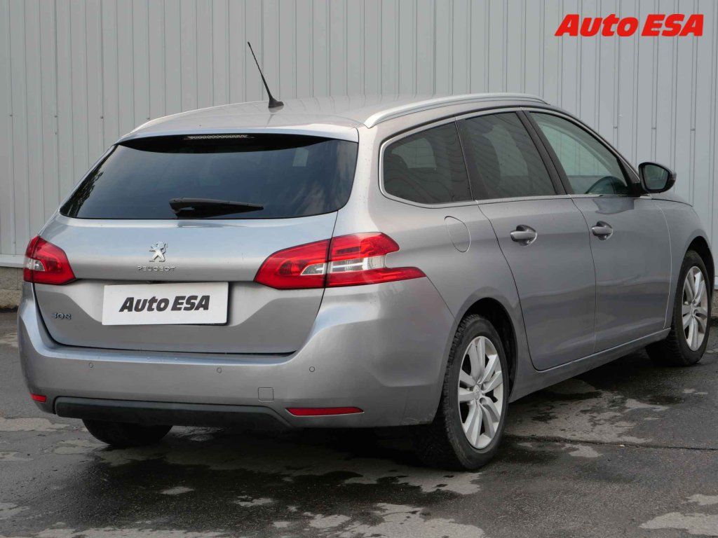 Peugeot 308, 1.2T,ČR,autoAC - fotka 4