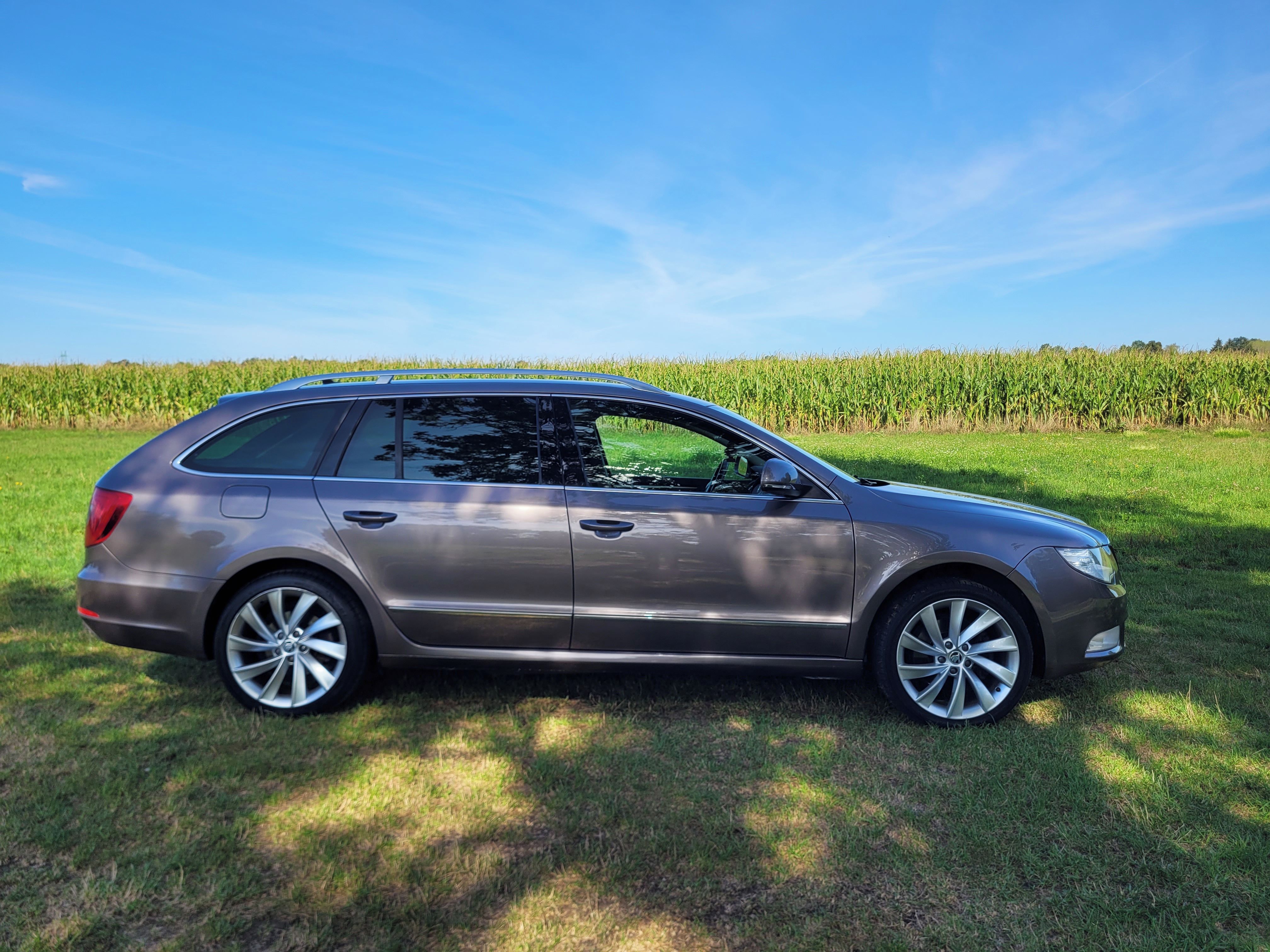 Škoda Superb, Kombi 2,0 TDI 125kW - fotka 6