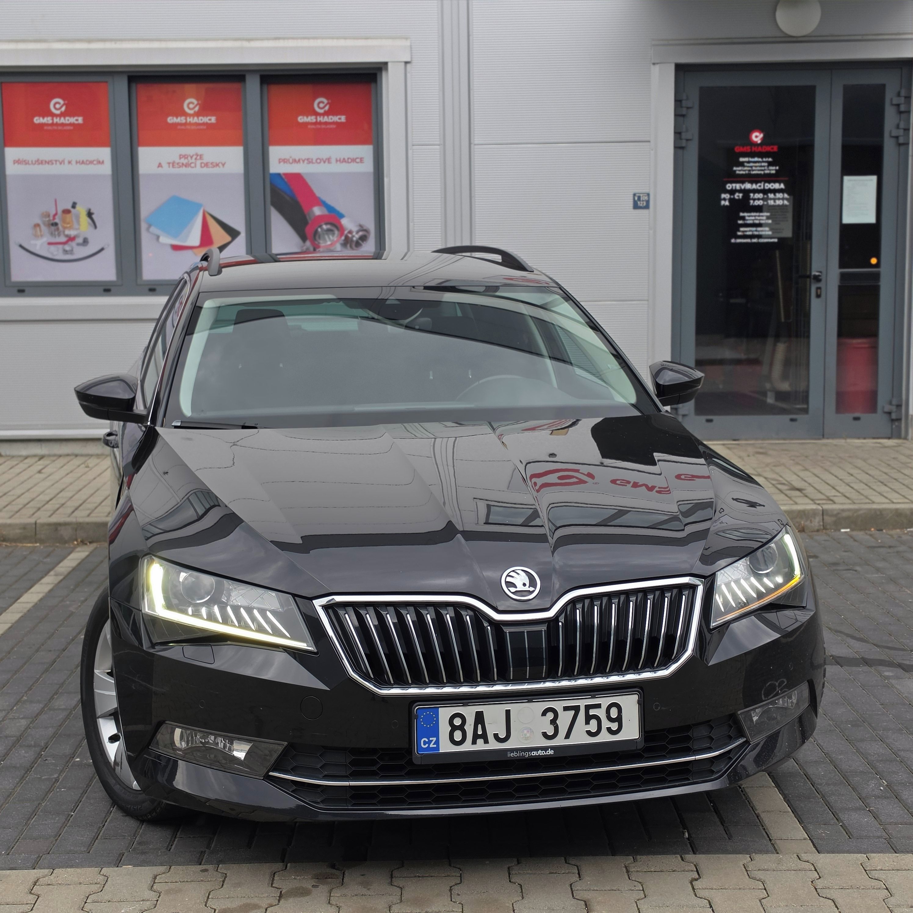 Škoda Superb, 2.0 TDI, 110 Kw, Top Vybava - fotka 3