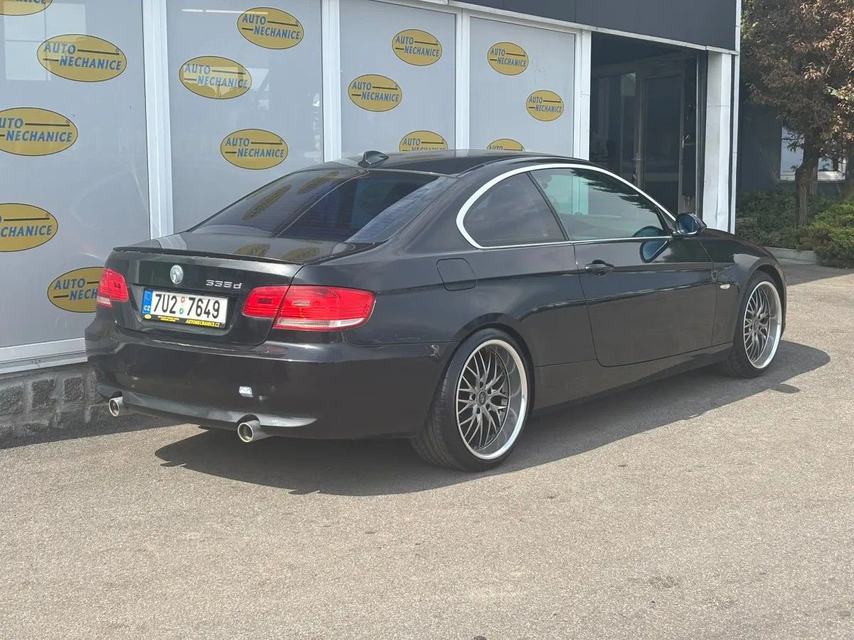 BMW Řada 3, 3.0 335D - fotka 4