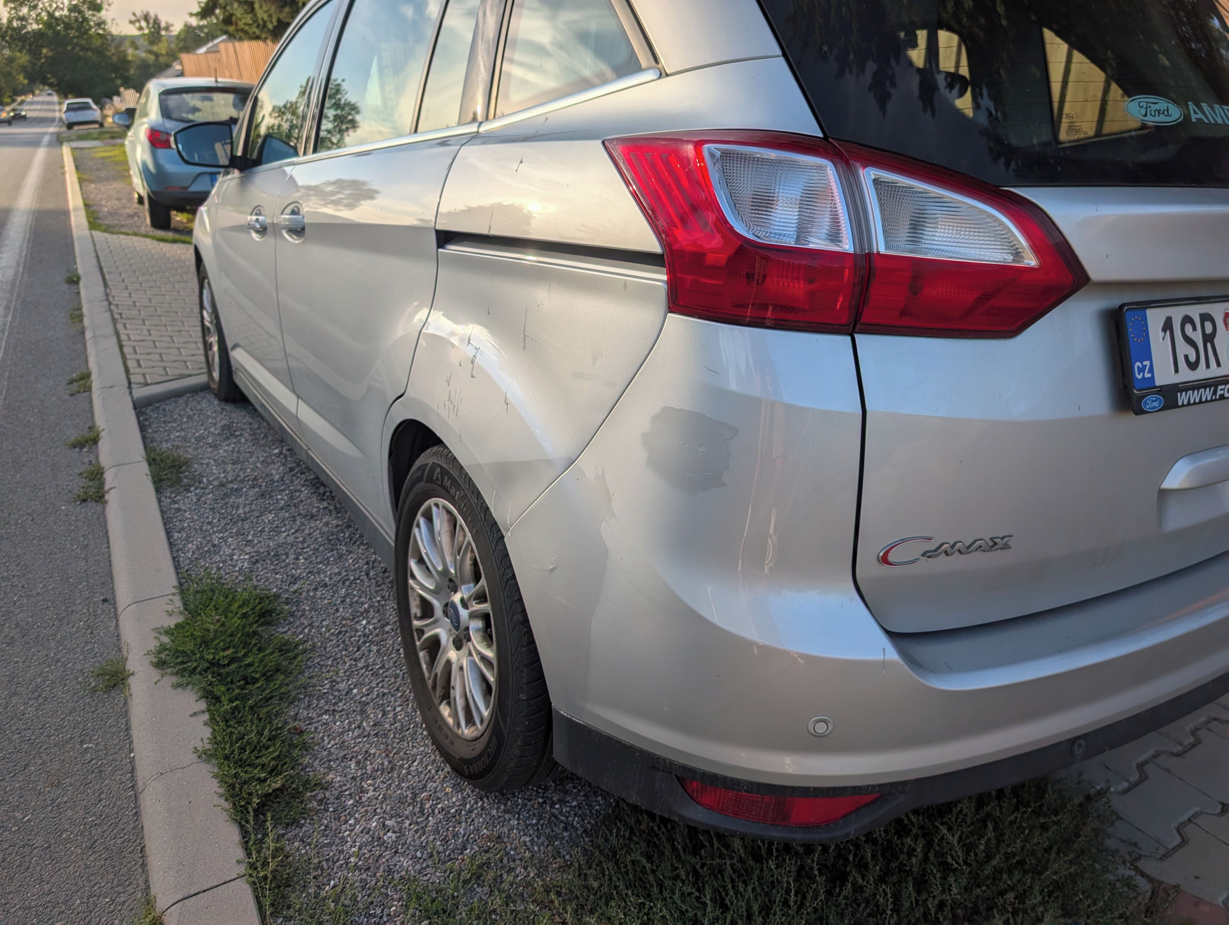Ford Grand C-MAX - fotka 6