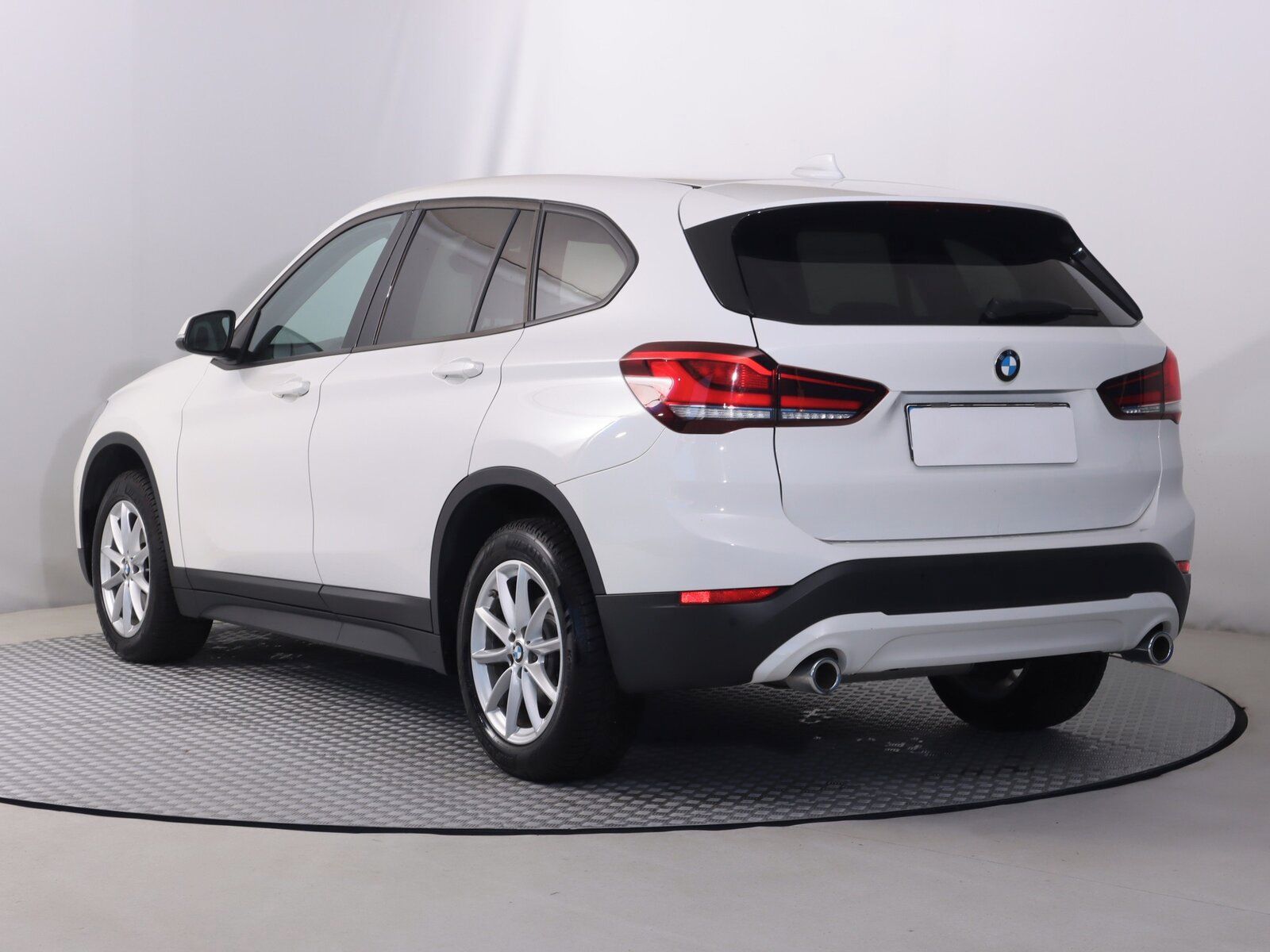 BMW X1, sDrive18d, Automat, Serv.kniha - fotka 4