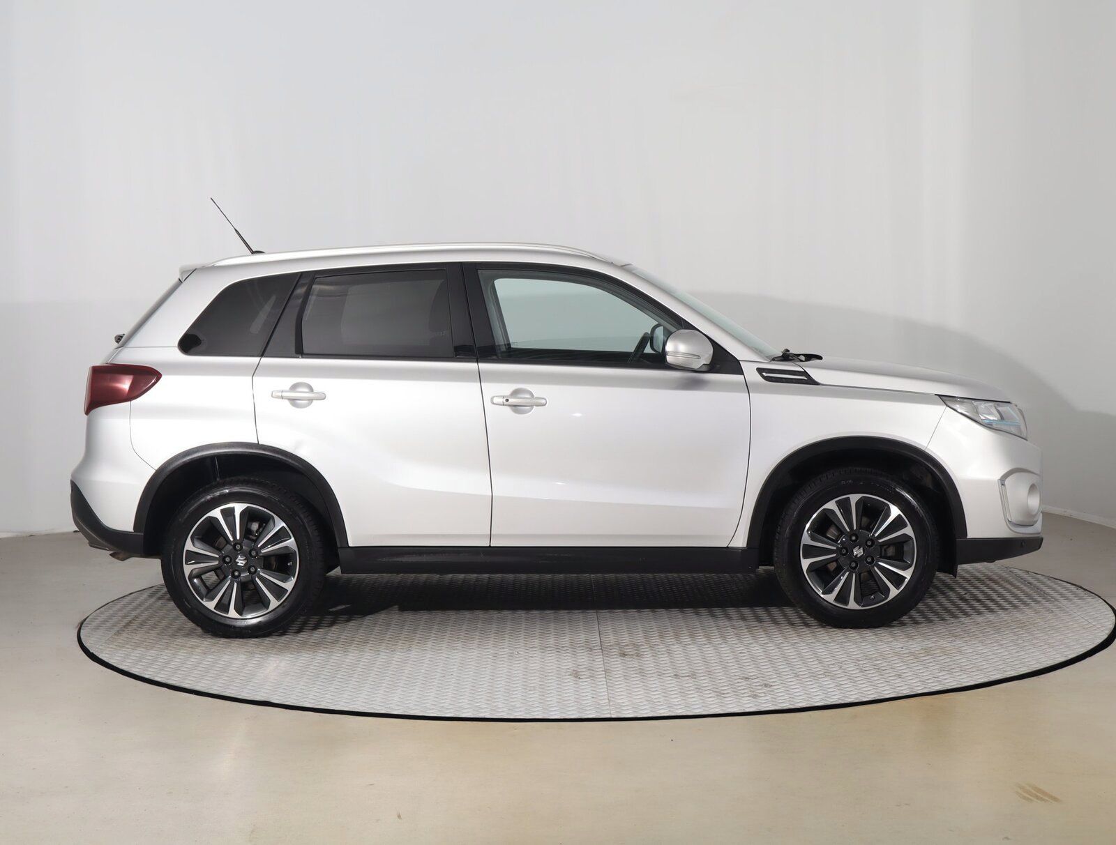 Suzuki Vitara, 1.5 Hybrid, Automat - fotka 6