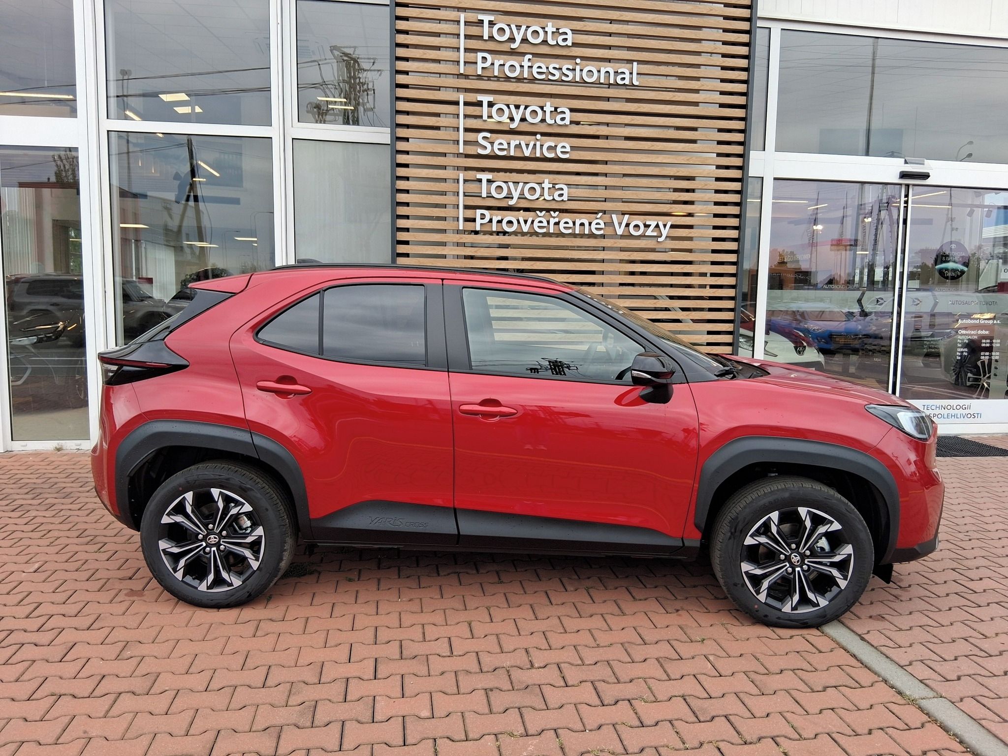 Toyota Yaris Cross, 1,5 HEV 130K STYLE - fotka 3