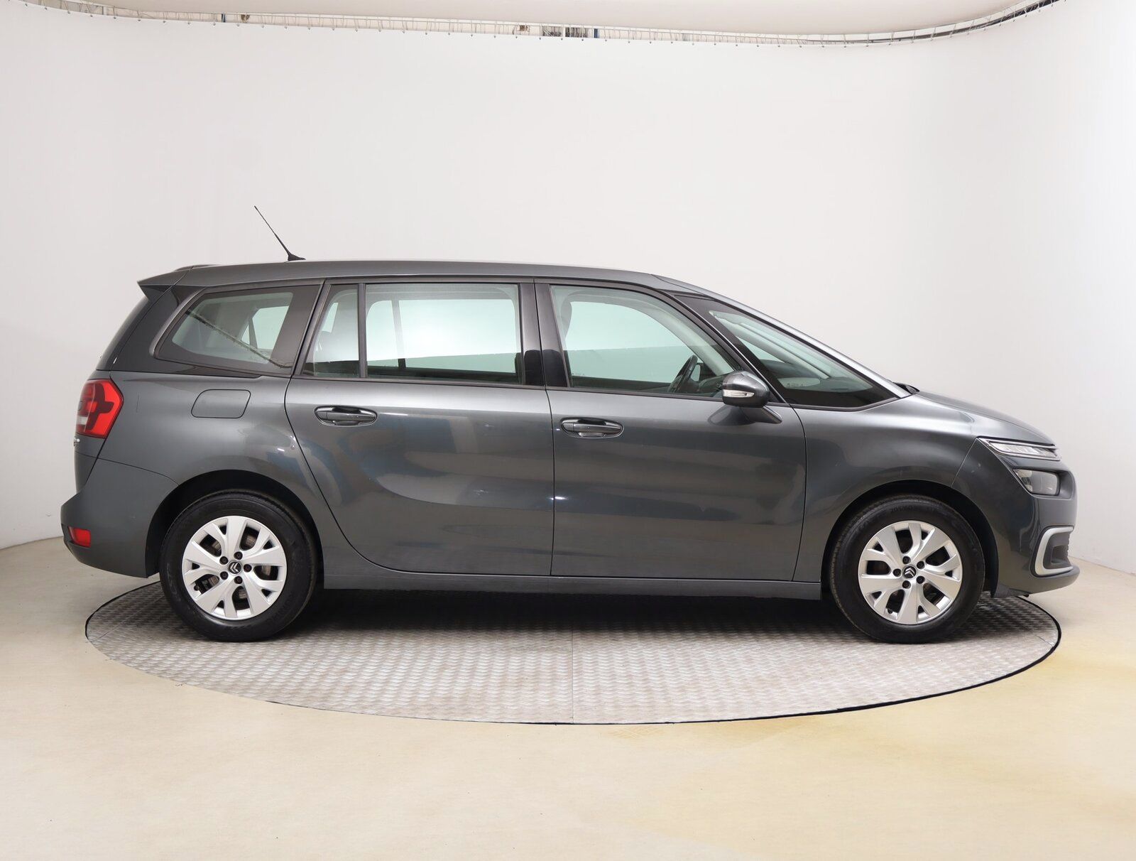 Citroën Grand C4 Picasso, 1.6 BlueHDi, 7 míst, Navi - fotka 6