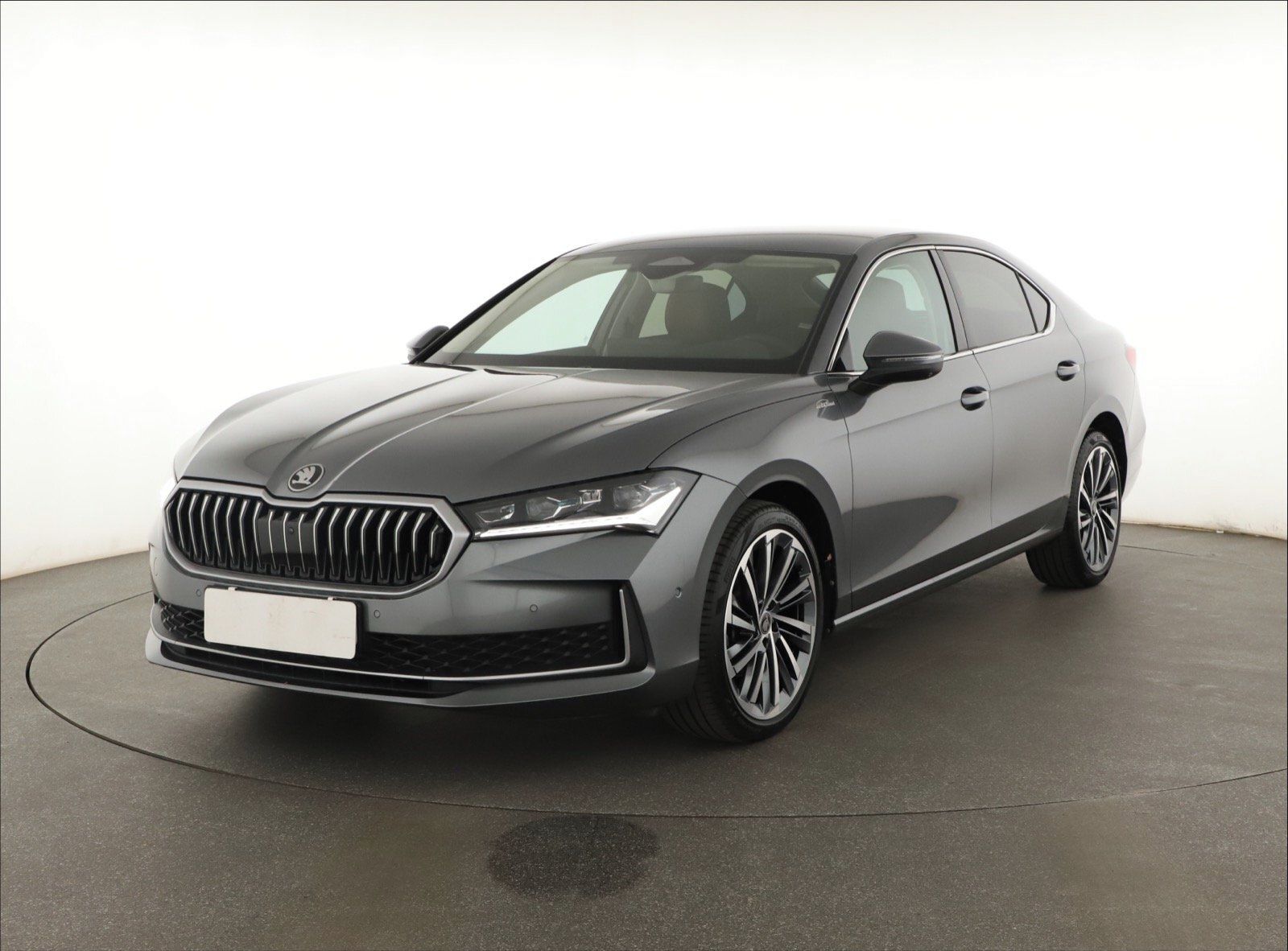 Škoda Superb, 2.0 TDI, LAURIN & KLEMENT - fotka 2