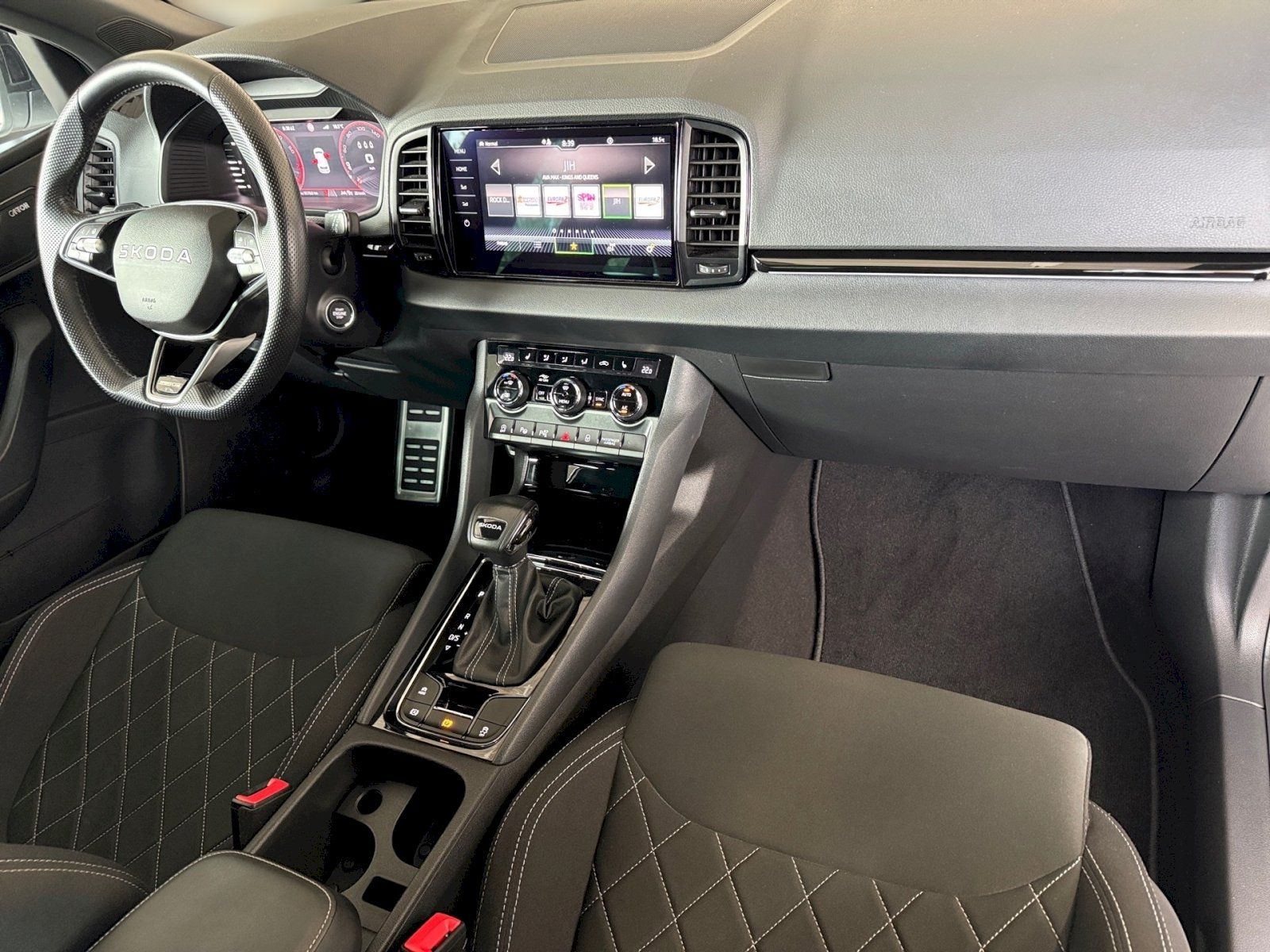 Škoda Karoq, 1,5 TSI / 110 kW SportLine DSG - fotka 5