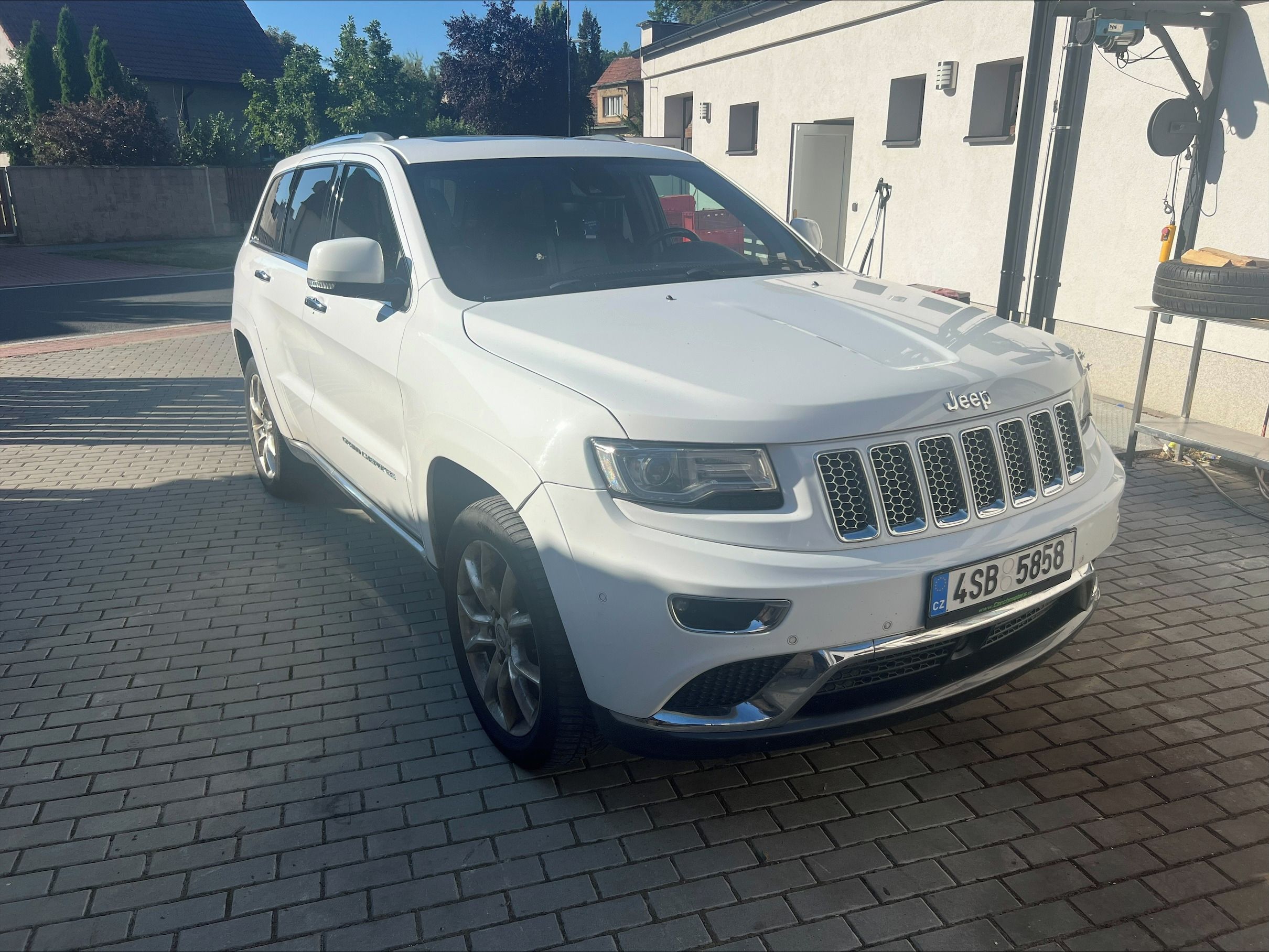 Jeep Grand Cherokee, 3.0 CRD 184 KW/ výbava SUMMIT - fotka 3