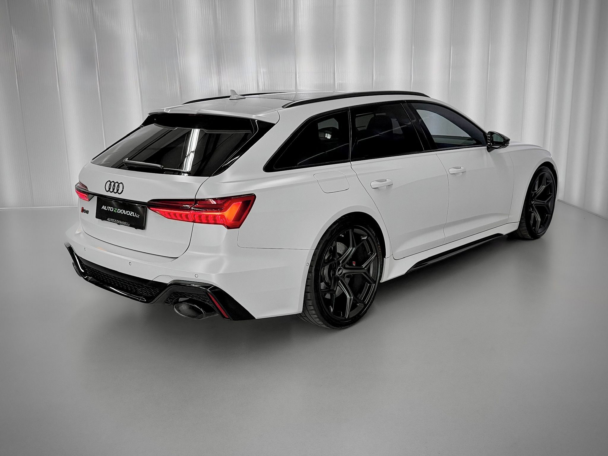 Audi RS6, PERFORMANCE FULL, KARBON, BLAC - fotka 6