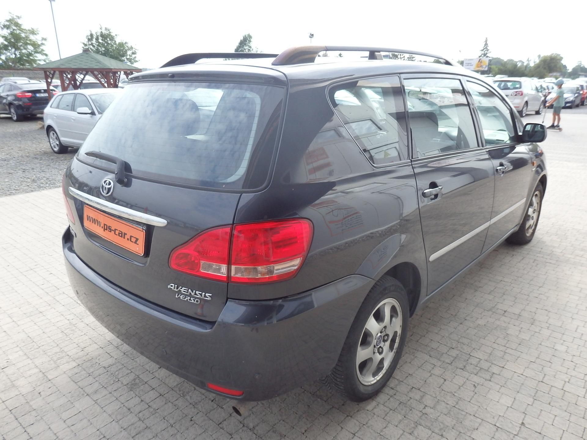 Toyota Avensis Verso, 2.0 VVT-i 110 kW KLIMA 7 MÍST - fotka 4