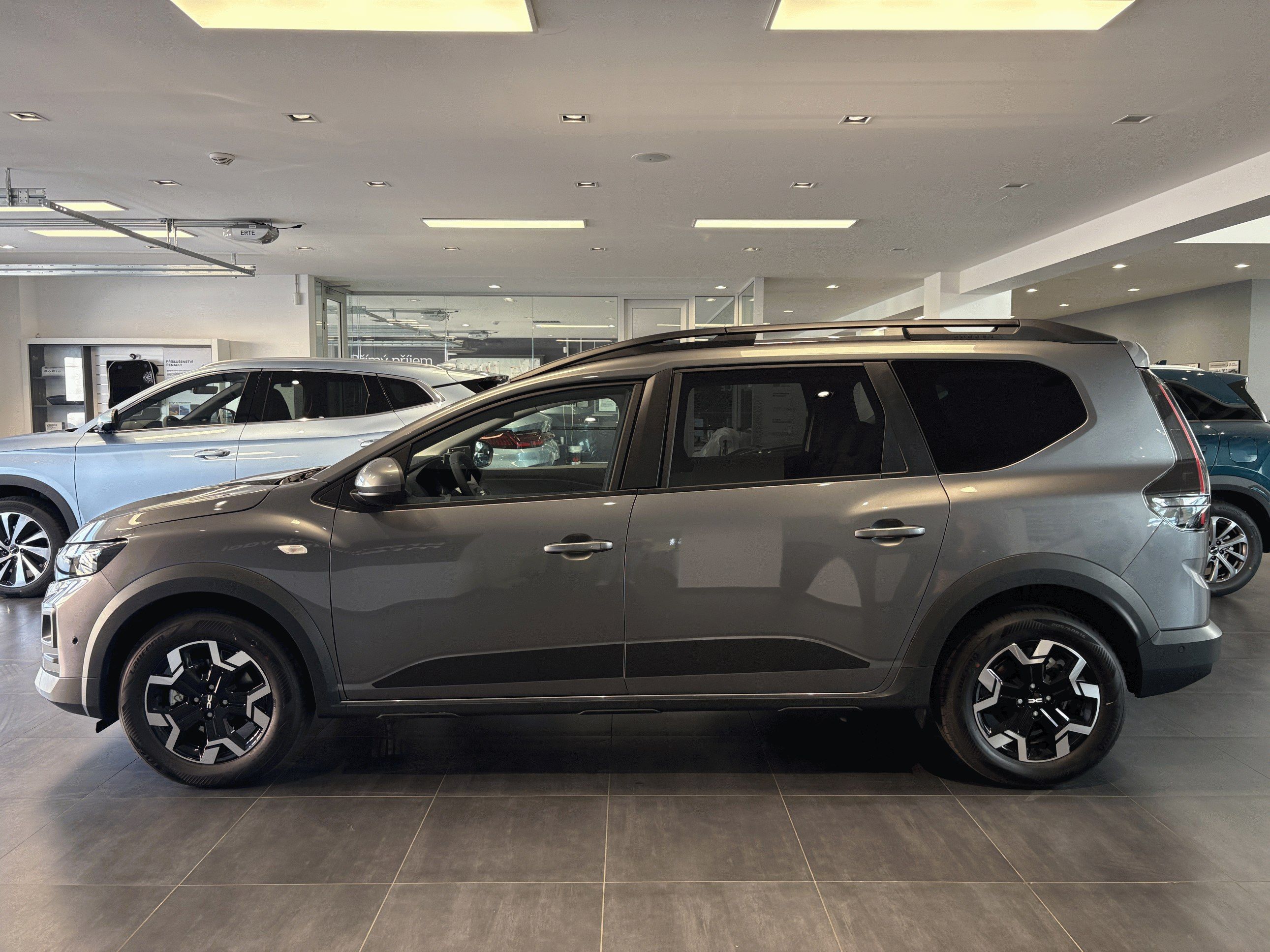 Dacia Jogger, Journey Eco-G 120 auto 5 míst - fotka 2