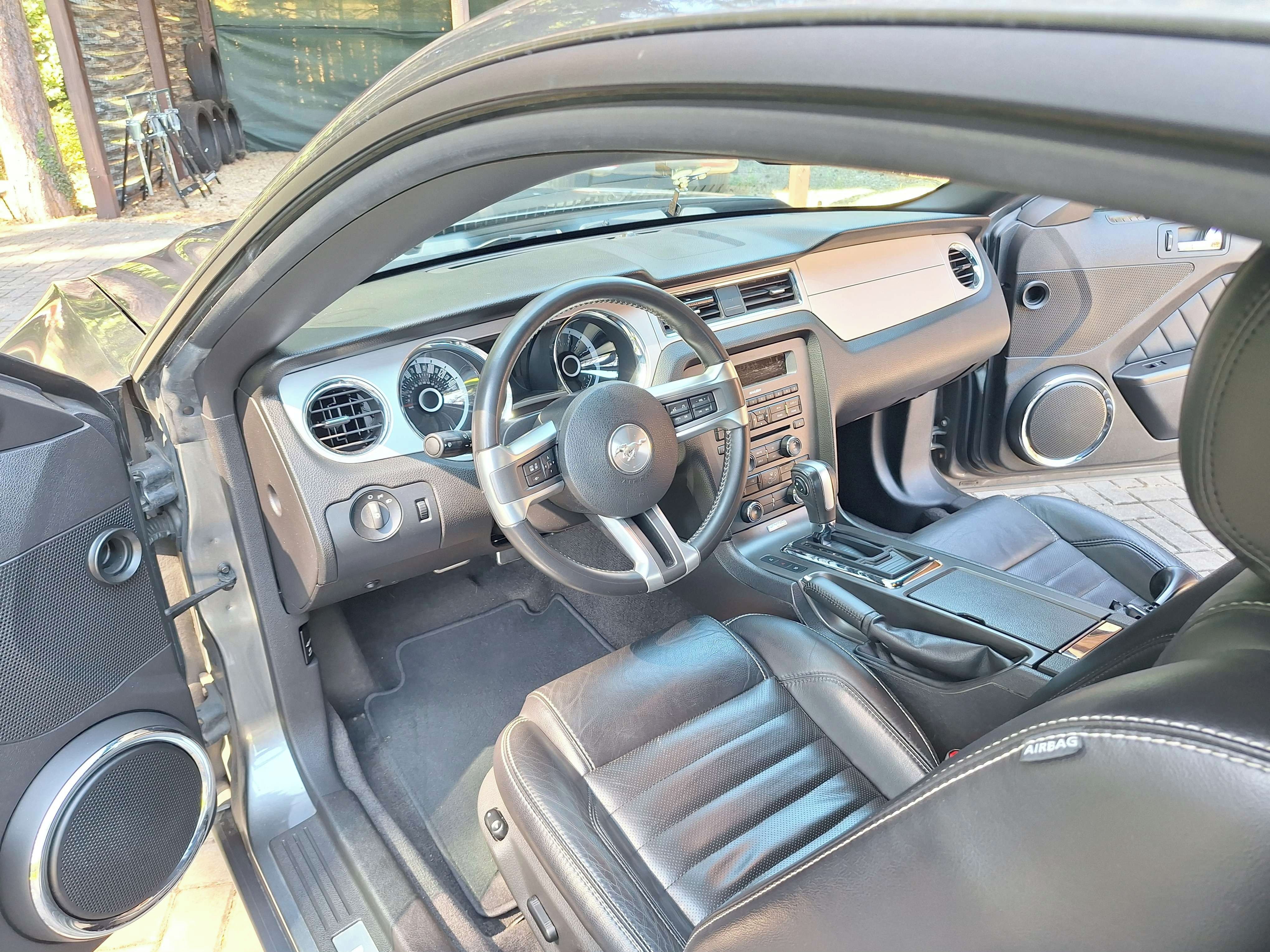 Ford Mustang, Ford Mustang 3.7 V6 Premium - fotka 6