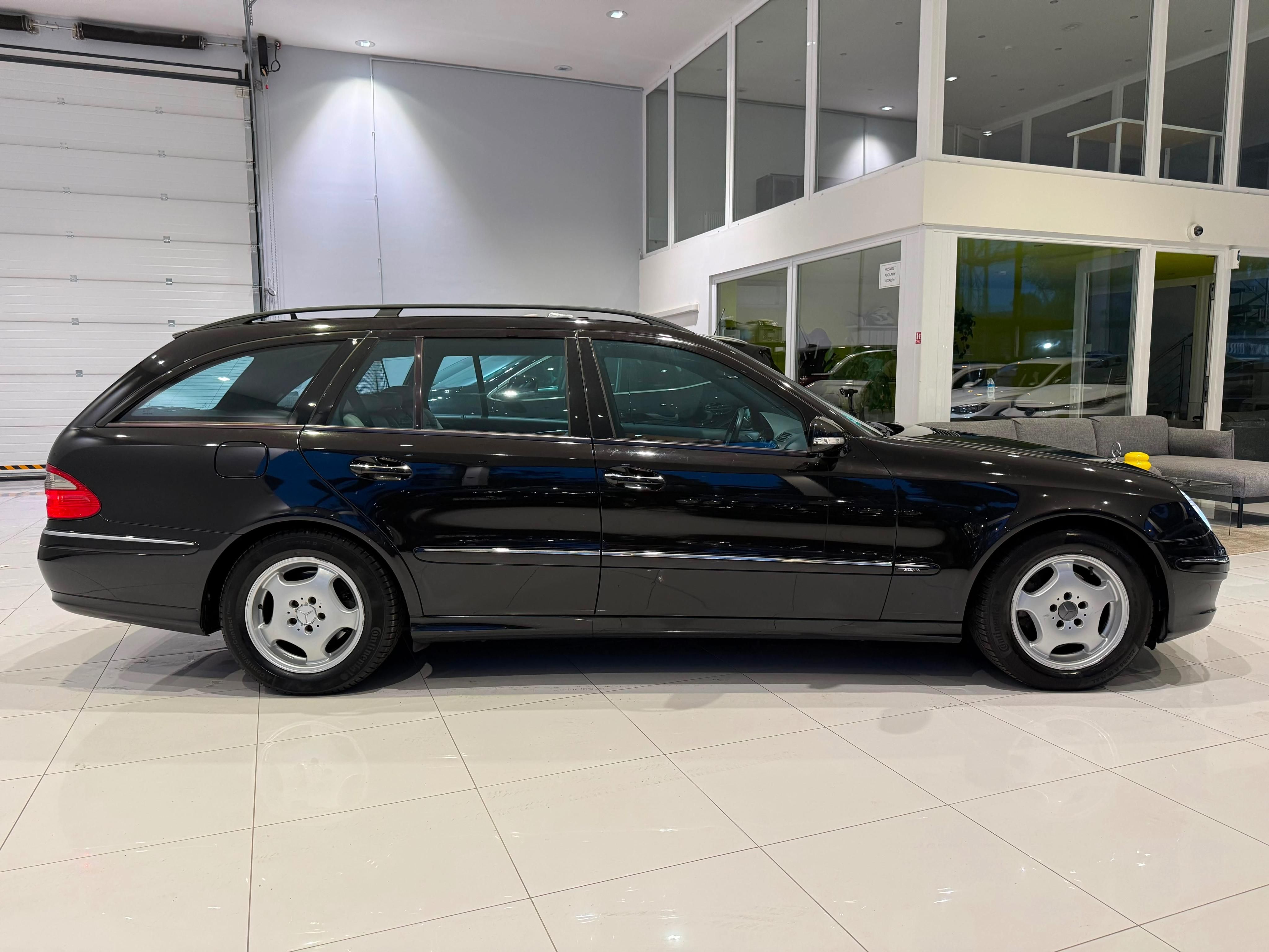 Mercedes-Benz Třídy E, T-Modell 3.0 CDI AUTOMAT SERV - fotka 4