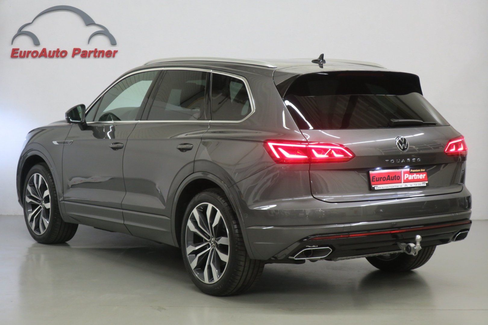 Volkswagen Touareg, R-Line 3,0TDI 210kW Nez. top. - fotka 3