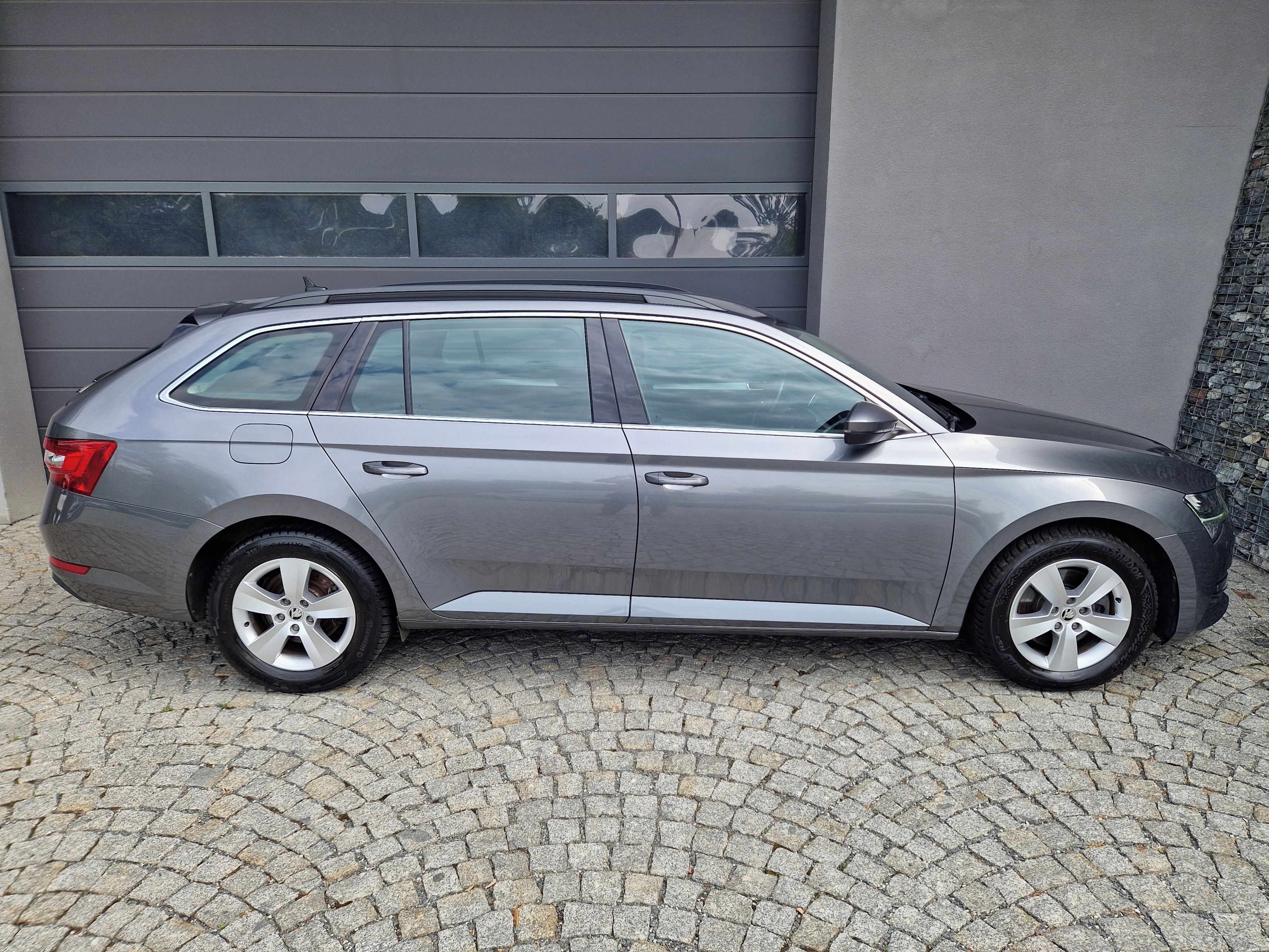 Škoda Superb, 2,0 TDI, 110KW, DSG, Ambition - fotka 6