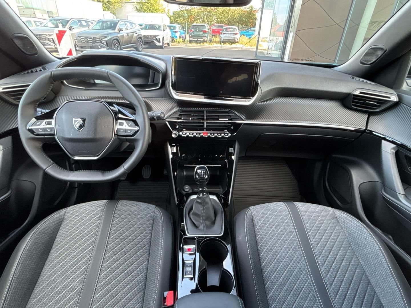 Peugeot 2008, 1.2 PureTech / 74 kW ALLURE - fotka 5