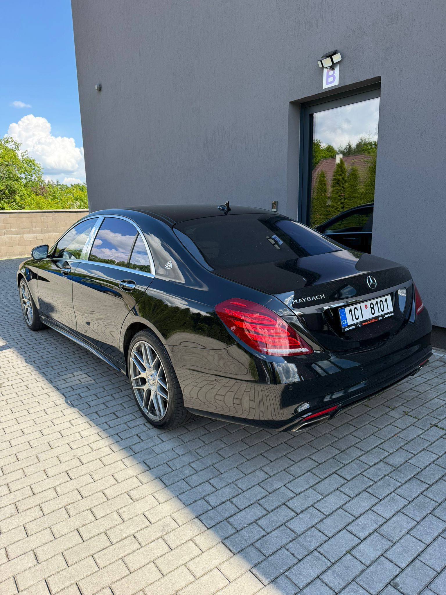 Mercedes-Benz Třídy S, S500 Maybach Optik - fotka 5