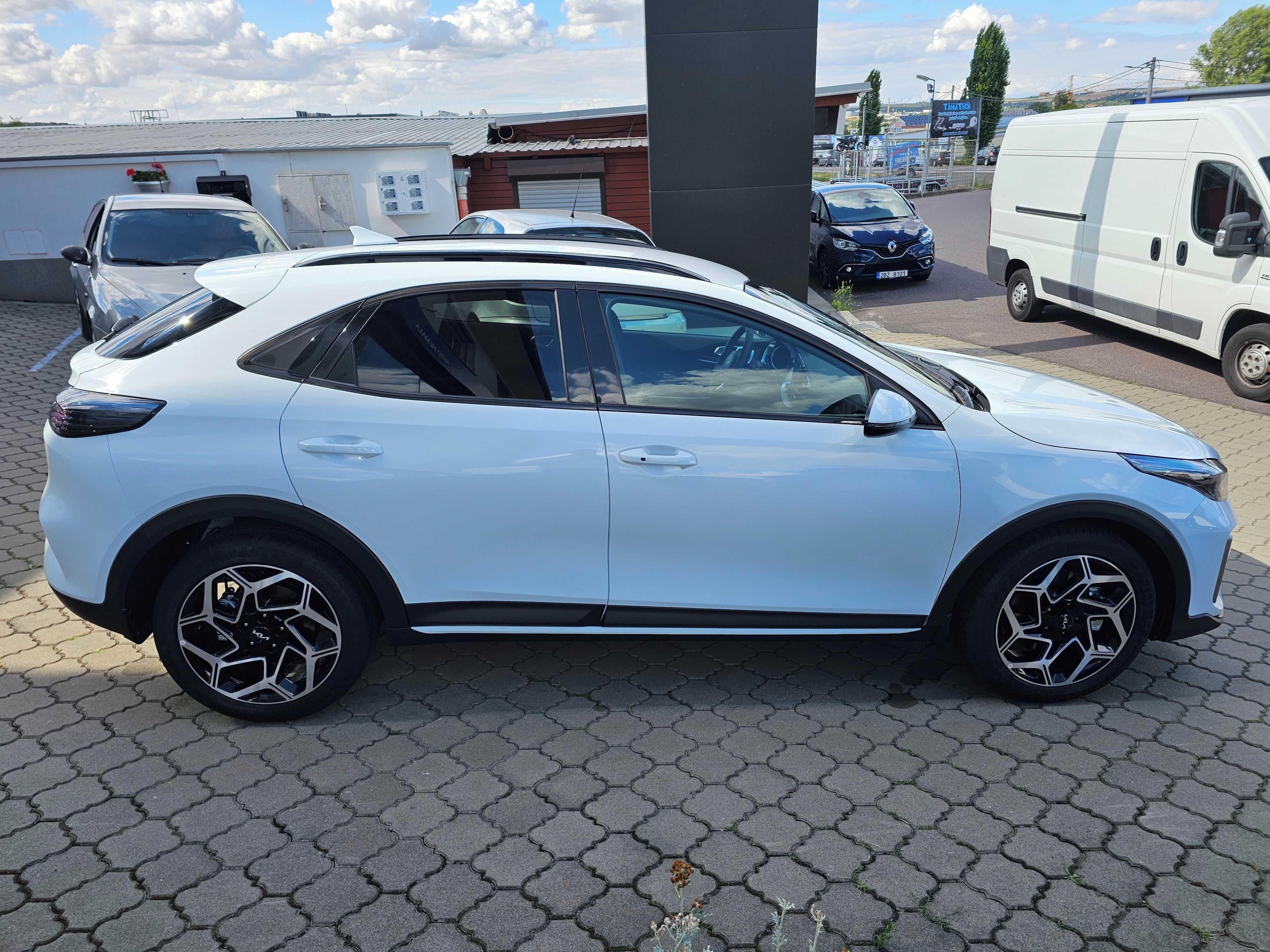 Kia XCee´d, 1,6 T-GDi 132 kW 7DCT GT-Line - fotka 6