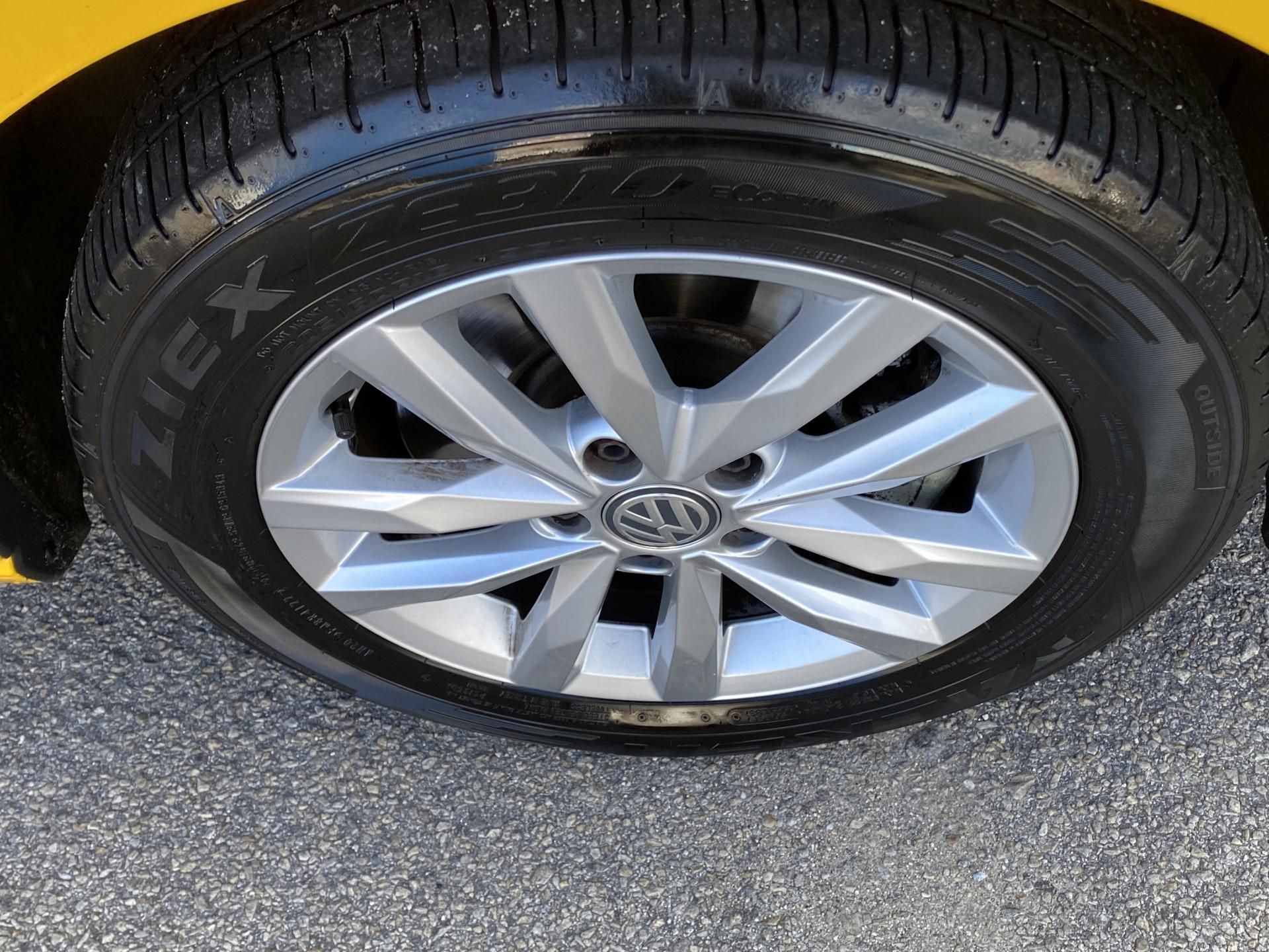 Volkswagen Touran, 2,0 TDi - Comfortline - DSG - fotka 5
