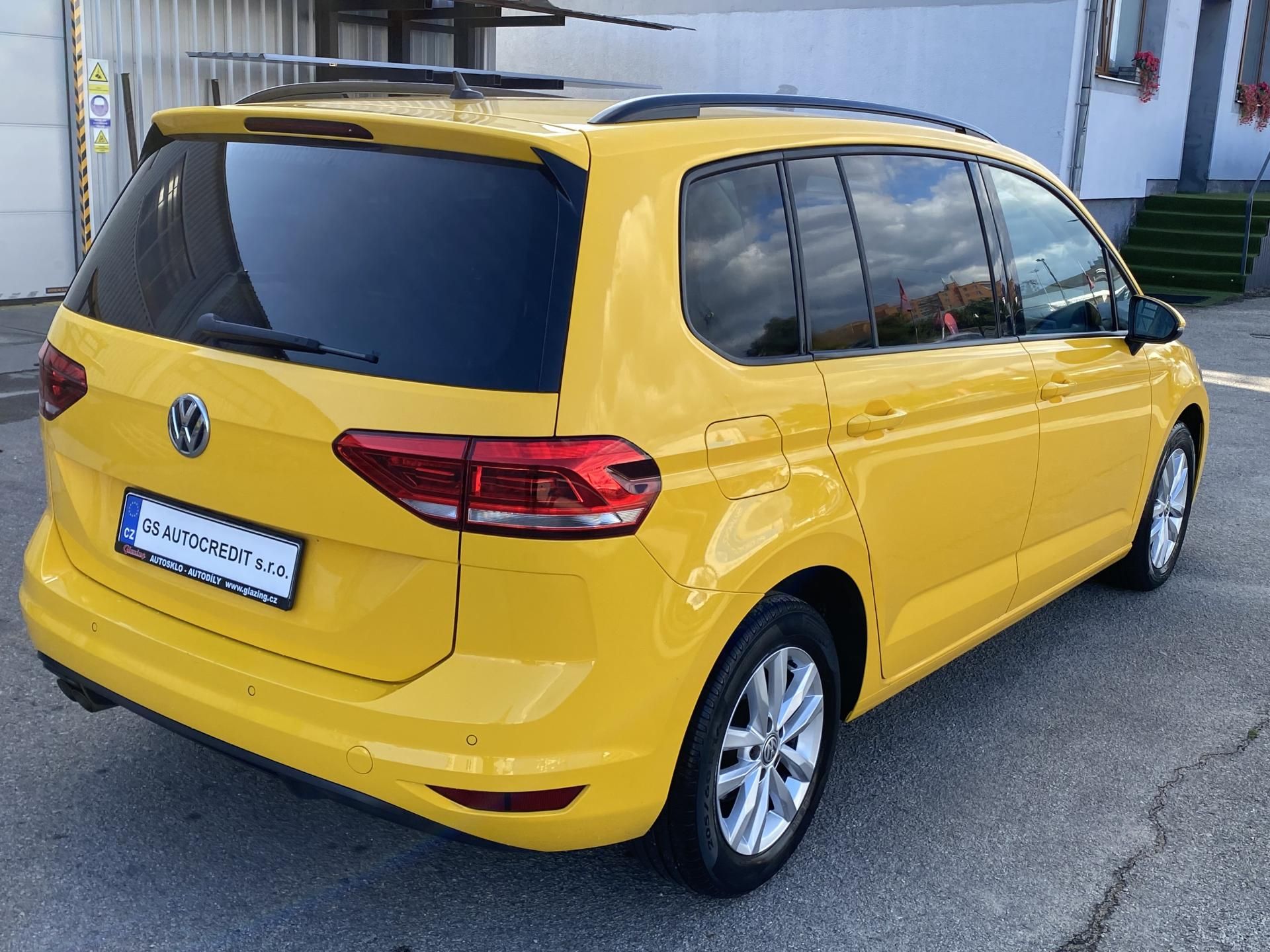 Volkswagen Touran, 2,0 TDi - Comfortline - DSG - fotka 6