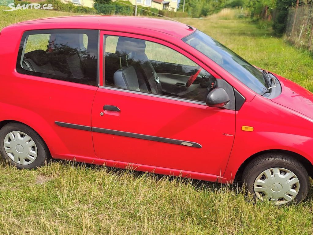 Daihatsu Mira Cocoa 2004 من جمهورية التشيك