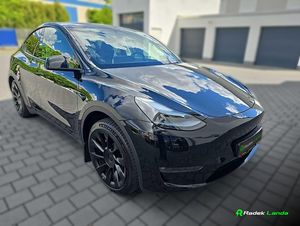 Tesla Model Y, Berlín, 20" Induction, Tažné
