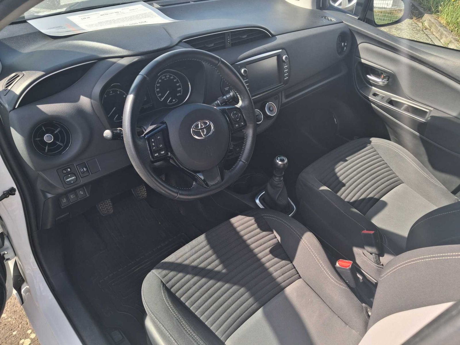 Toyota Yaris, 1.5 Dual VVT-i, Serv.kniha - fotka 3