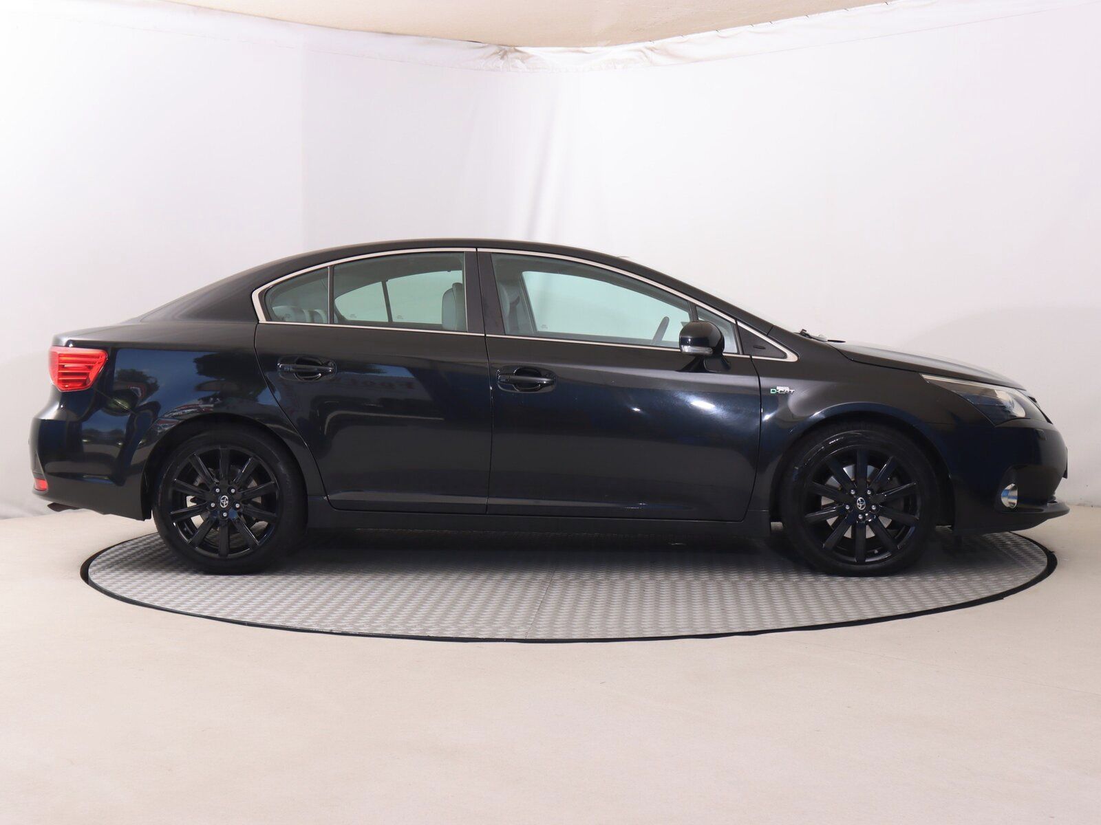 Toyota Avensis, 2.2 D-4D, Automat - fotka 6