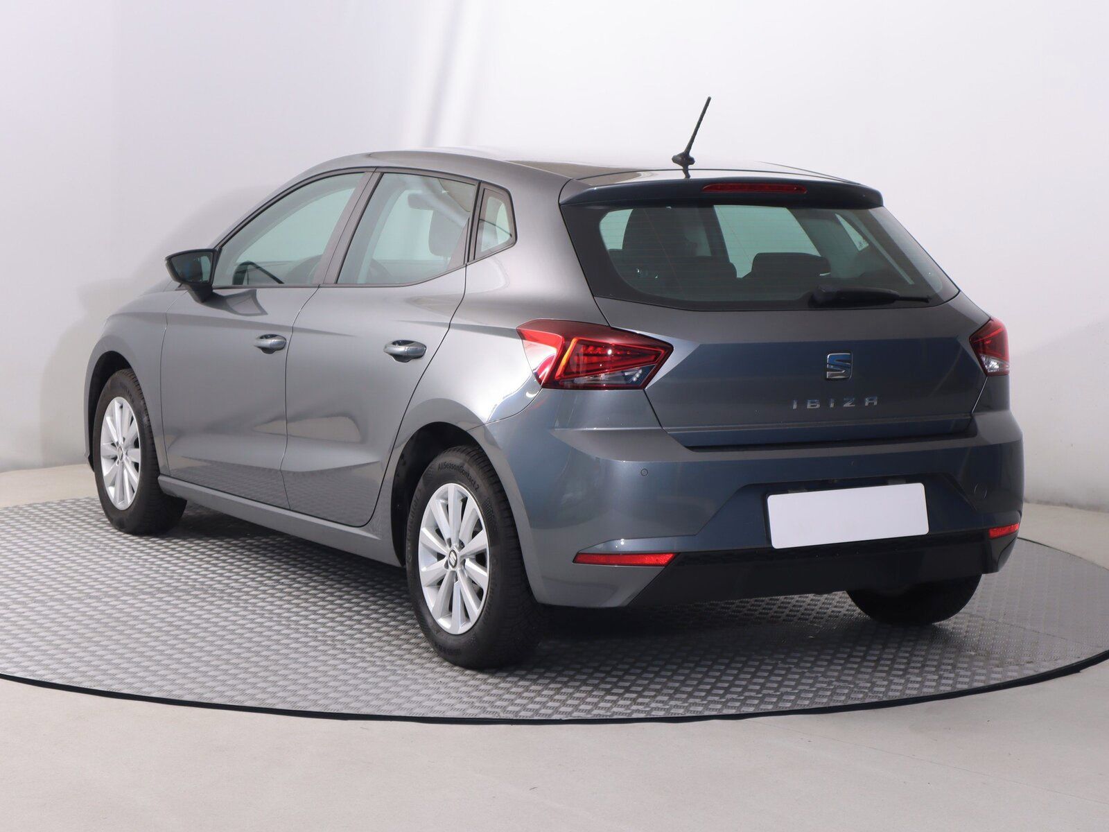 Seat Ibiza, 1.0 TSI, Automat, Serv.kniha - fotka 4