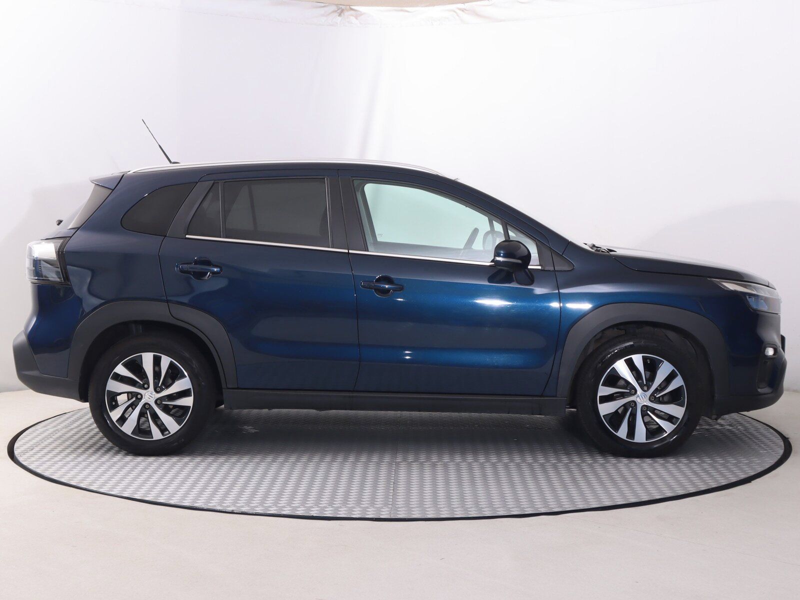 Suzuki SX4 S-Cross, 1.4 BoosterJet, 4X4 - fotka 6
