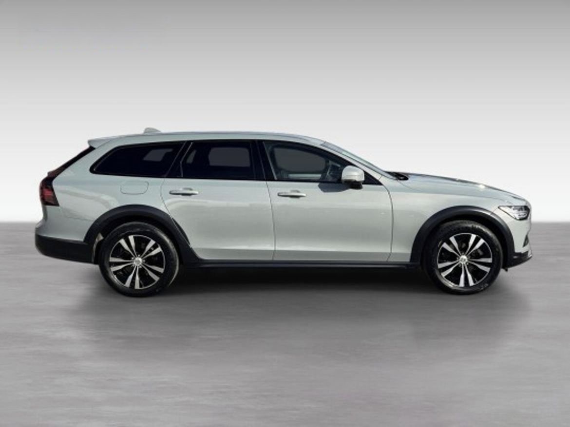 Volvo V90, CC B4 AWD Core NezTop Tažné - fotka 4