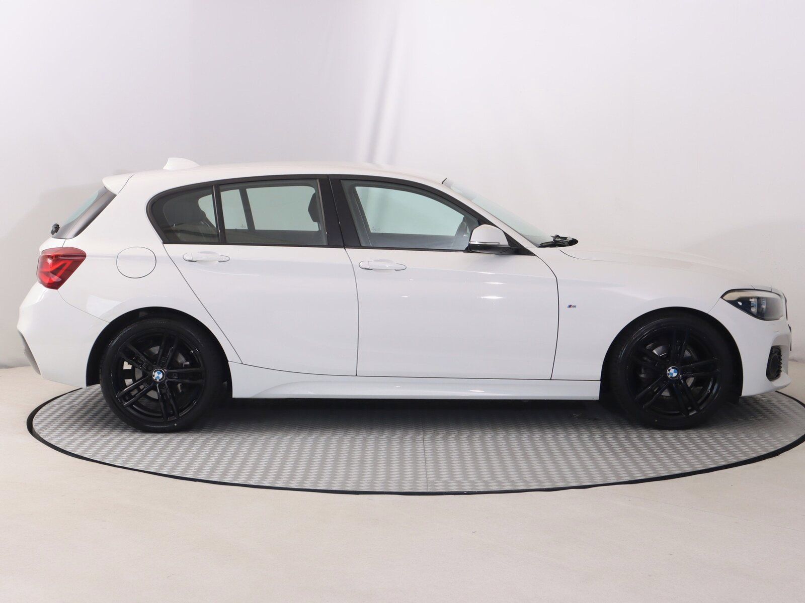 BMW Řada 1, 118i, M Sport, Automat - fotka 6