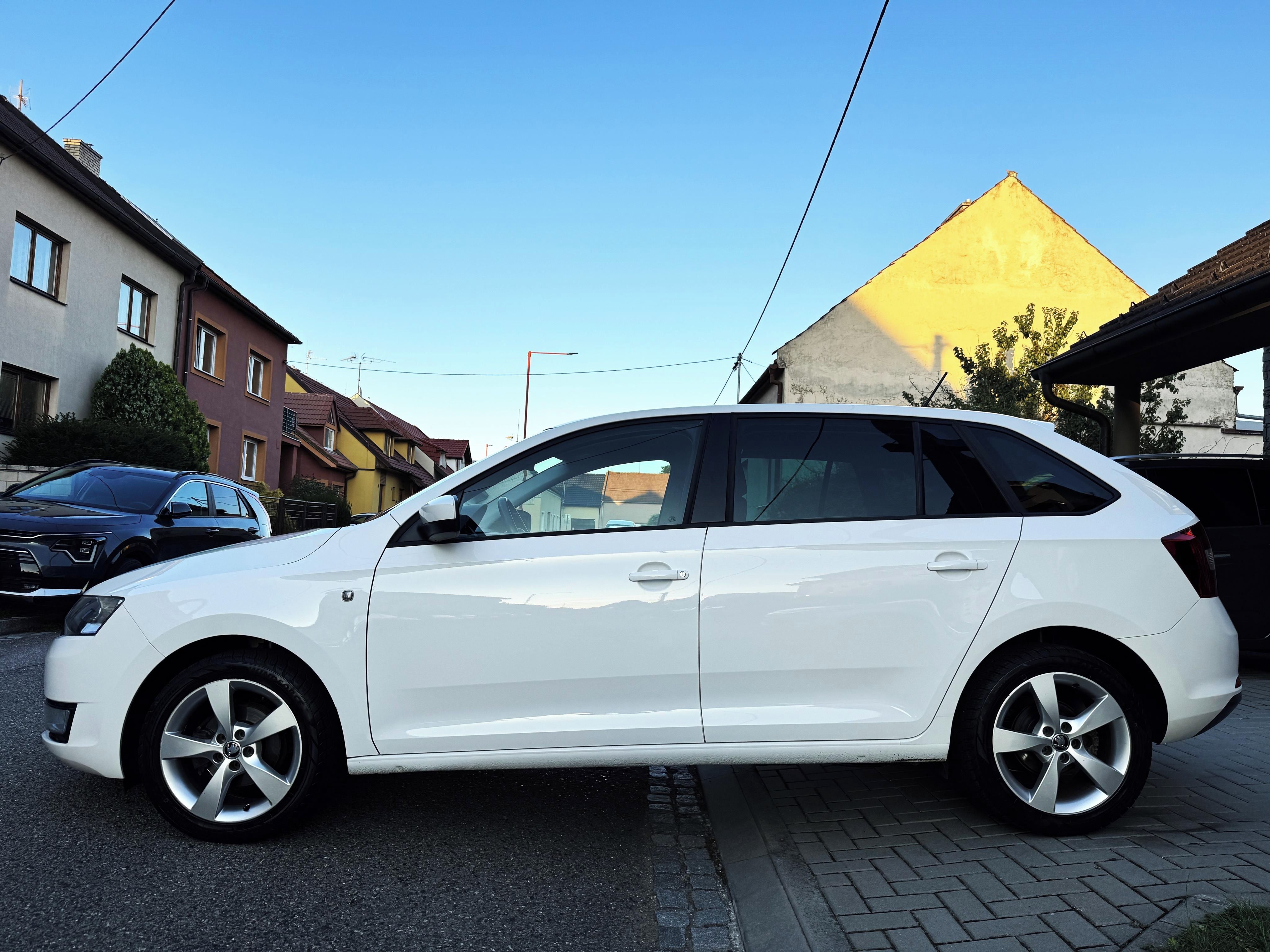 Škoda Rapid, 1.2TSI KLIMA,ALU,SERVISKA, - fotka 4