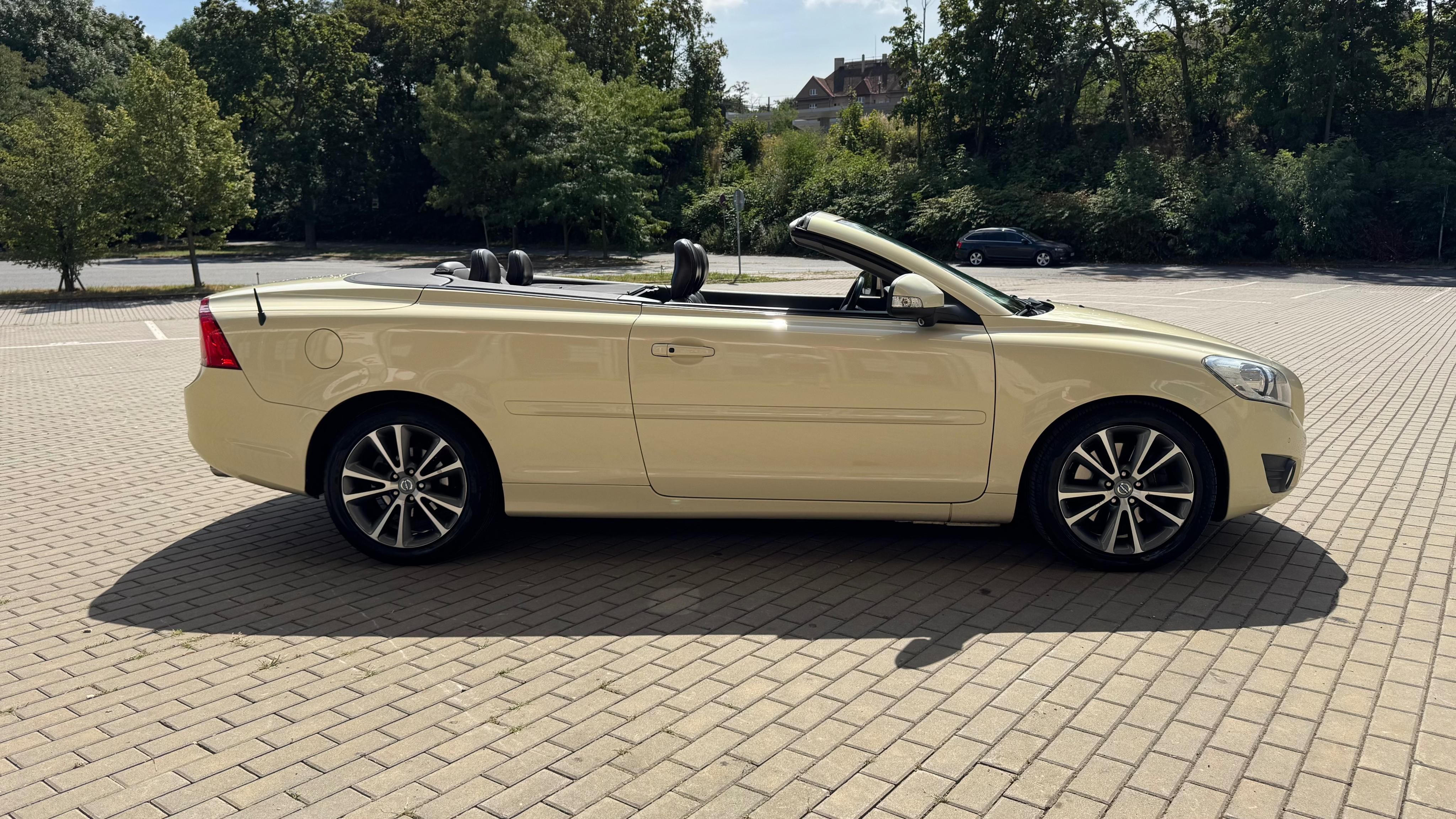 Volvo C70, Cabrio 2.0D4 130kw ČR původ - fotka 6