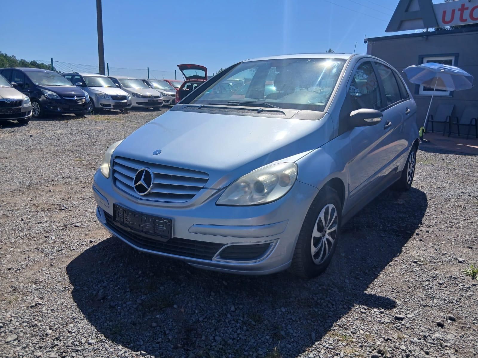 Mercedes-Benz Třídy B, 1.7i, KLIMATRONIC - fotka 2