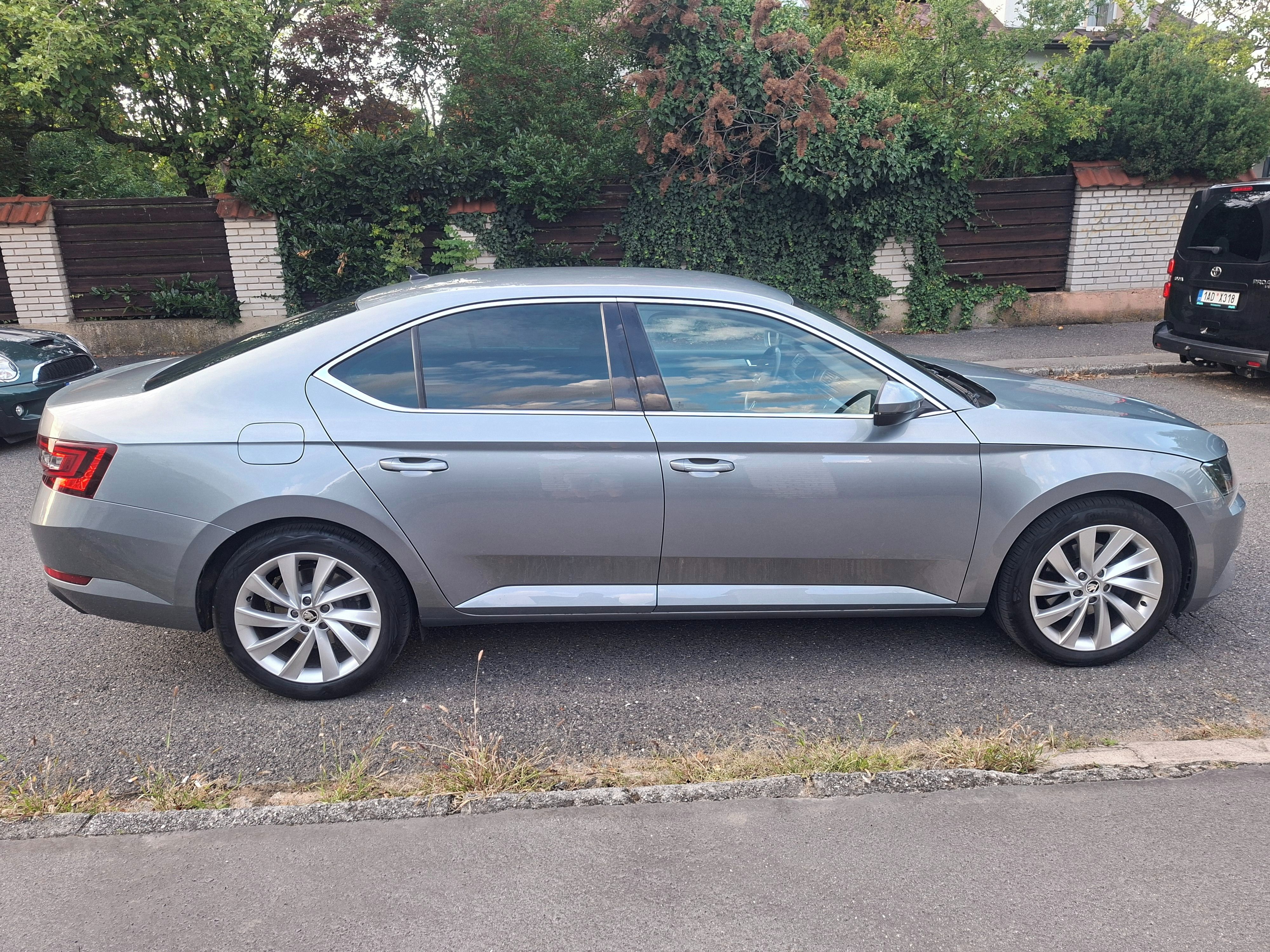 Škoda Superb, 2.0 TDI, 110kW, Style, DSG - fotka 4